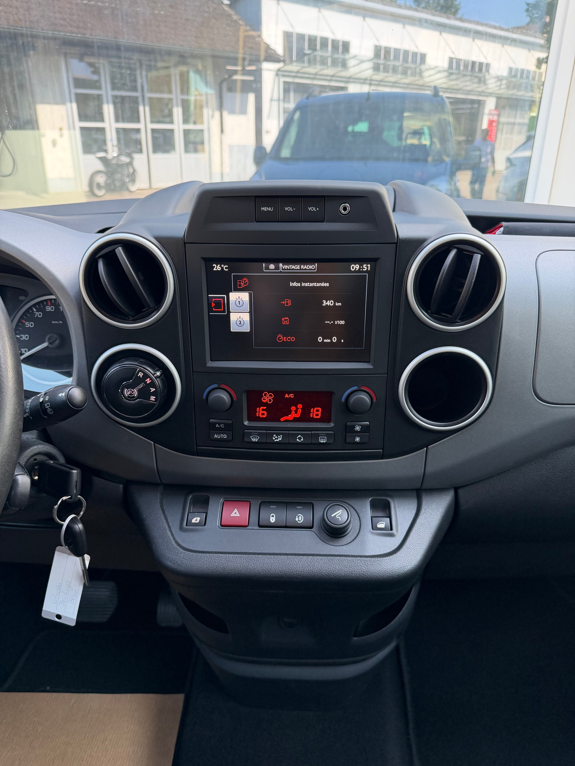 CITROEN Berlingo 1.6 BlueHDi Shine ETG6-image-10
