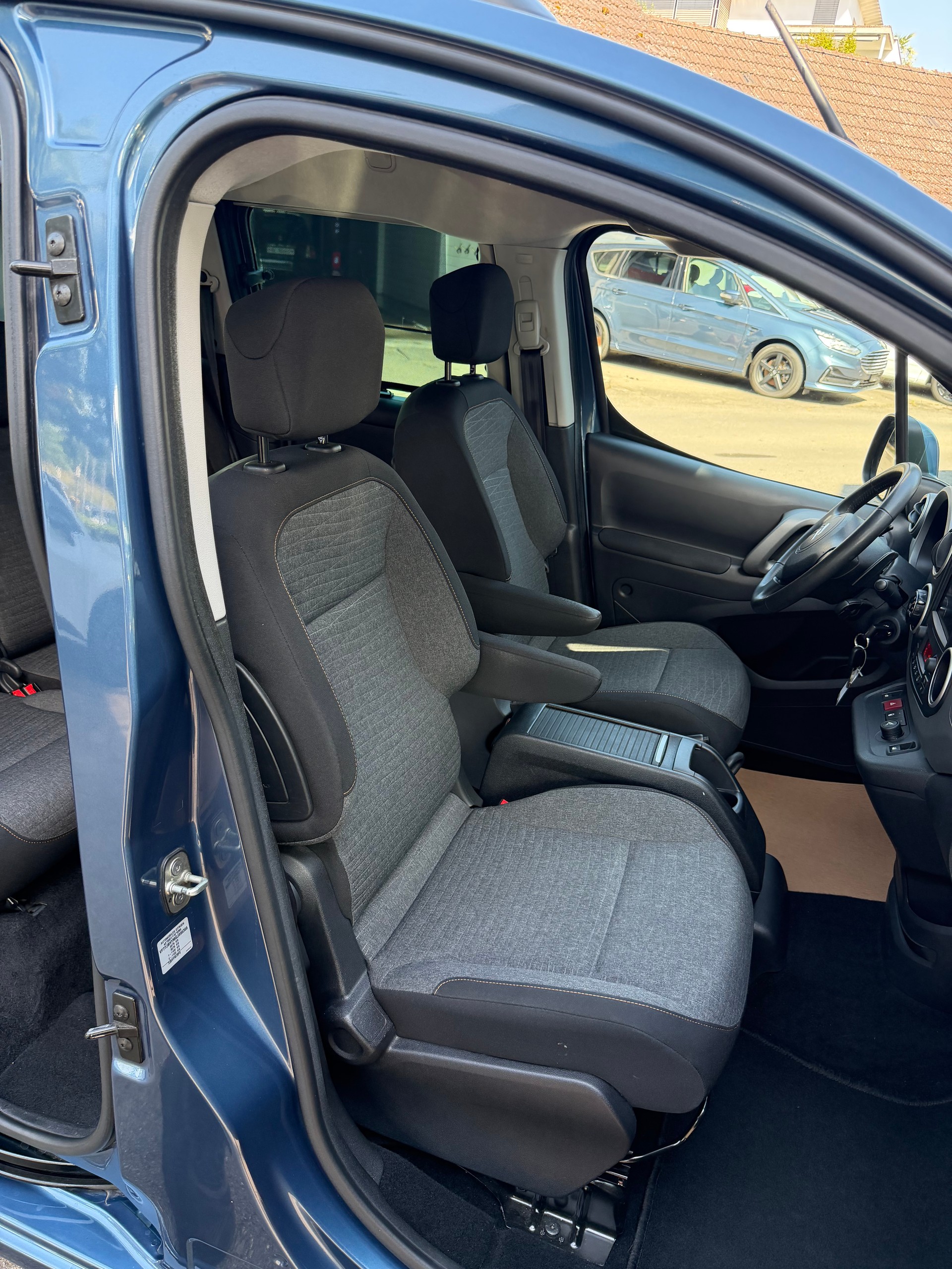 CITROEN Berlingo 1.6 BlueHDi Shine ETG6-image-15