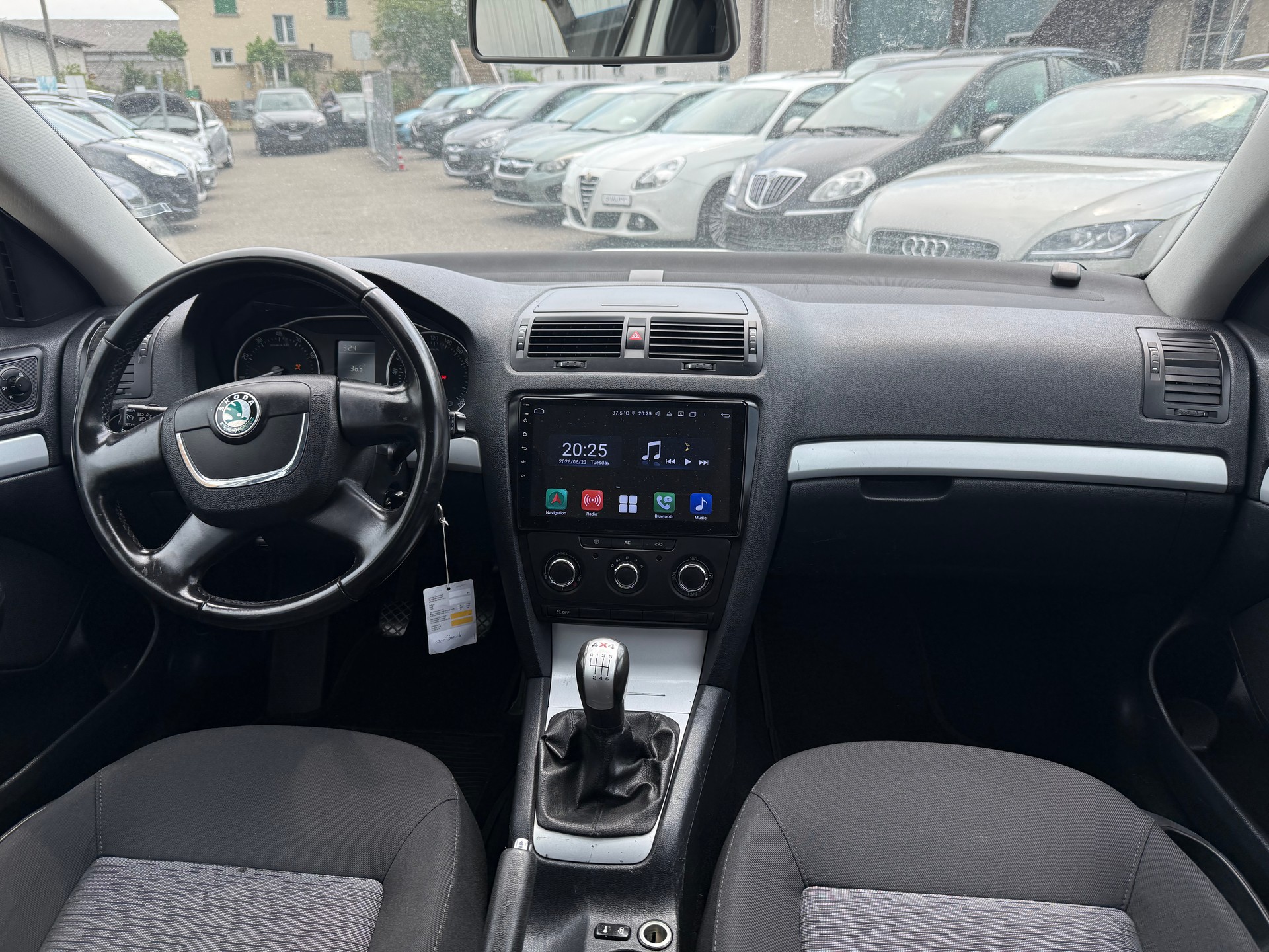 SKODA Octavia Combi 1.8 TSI Swiss Adventure 4x4-image-8