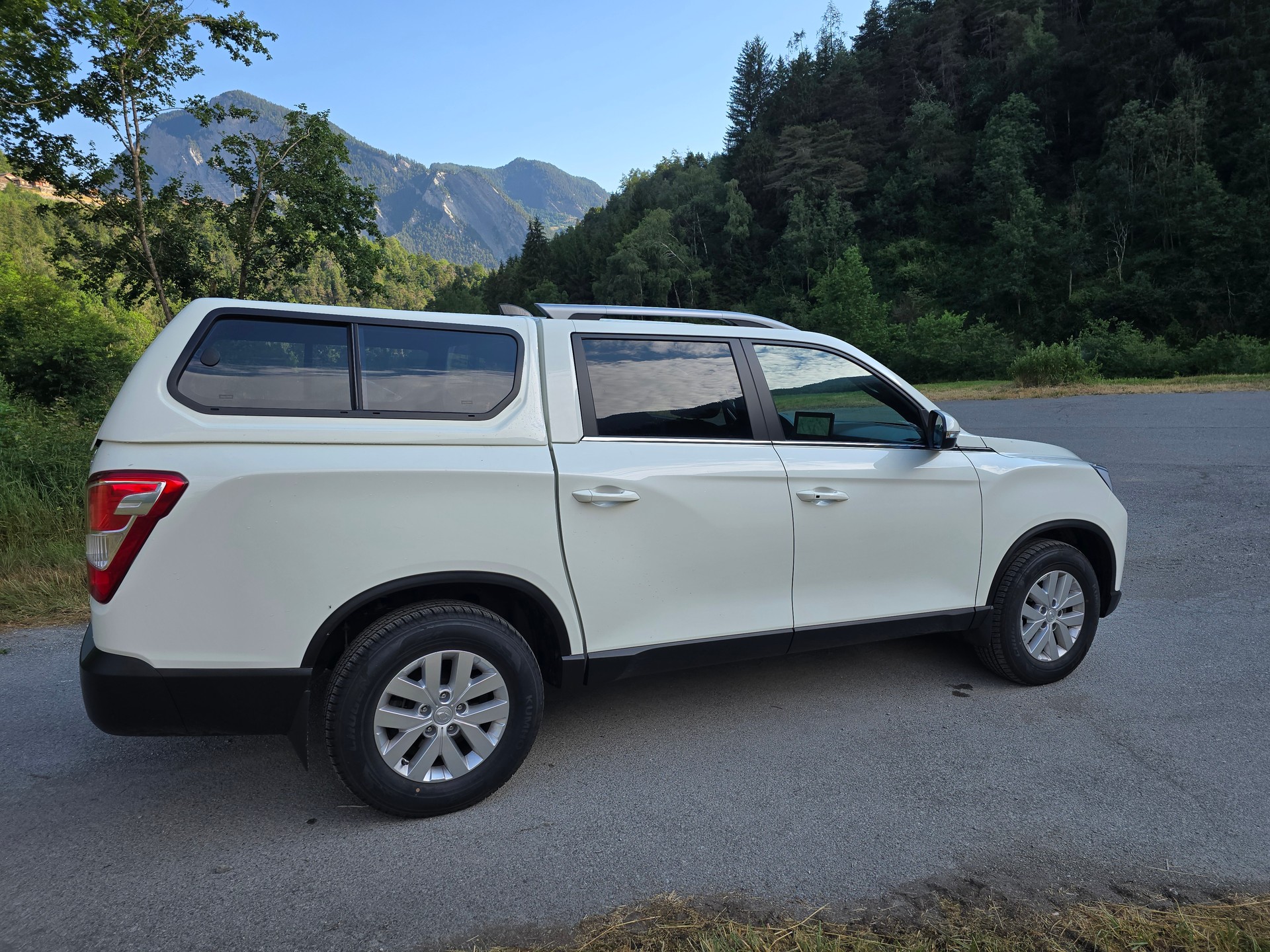 KGM-SsangYong Musso 2.2 Platinum 4WD A-image-11