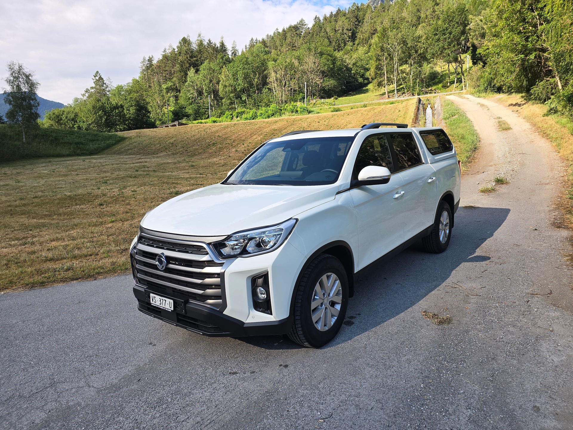 KGM-SsangYong Musso 2.2 Platinum 4WD A-image-0