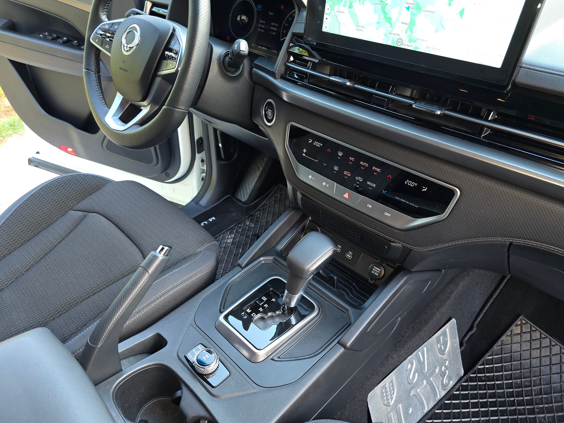 KGM-SsangYong Musso 2.2 Platinum 4WD A-image-14