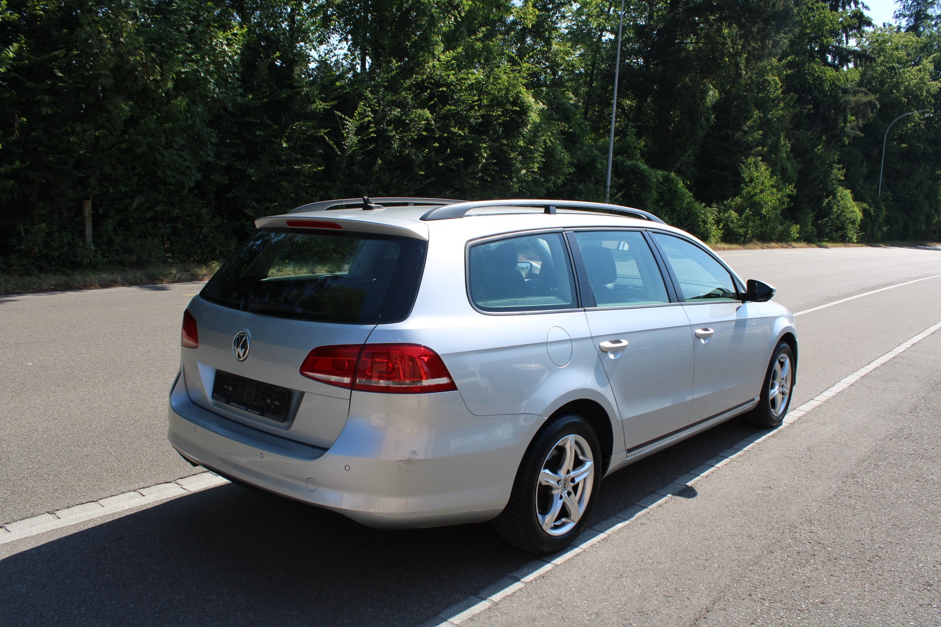 VW Passat Variant 2.0 TDI BMT Trendline DSG-image-3