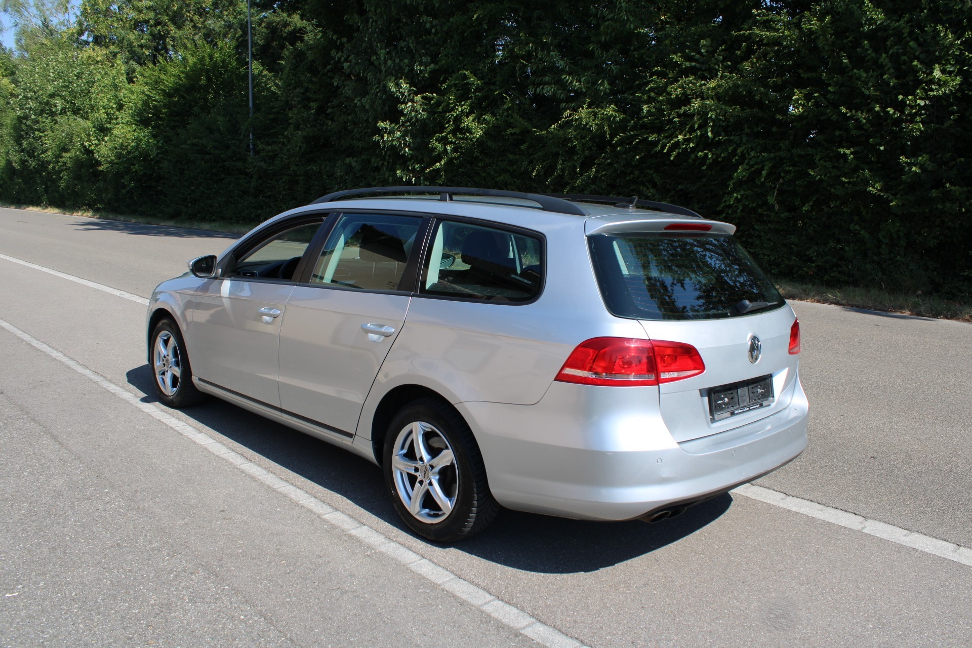 VW Passat Variant 2.0 TDI BMT Trendline DSG-image-1