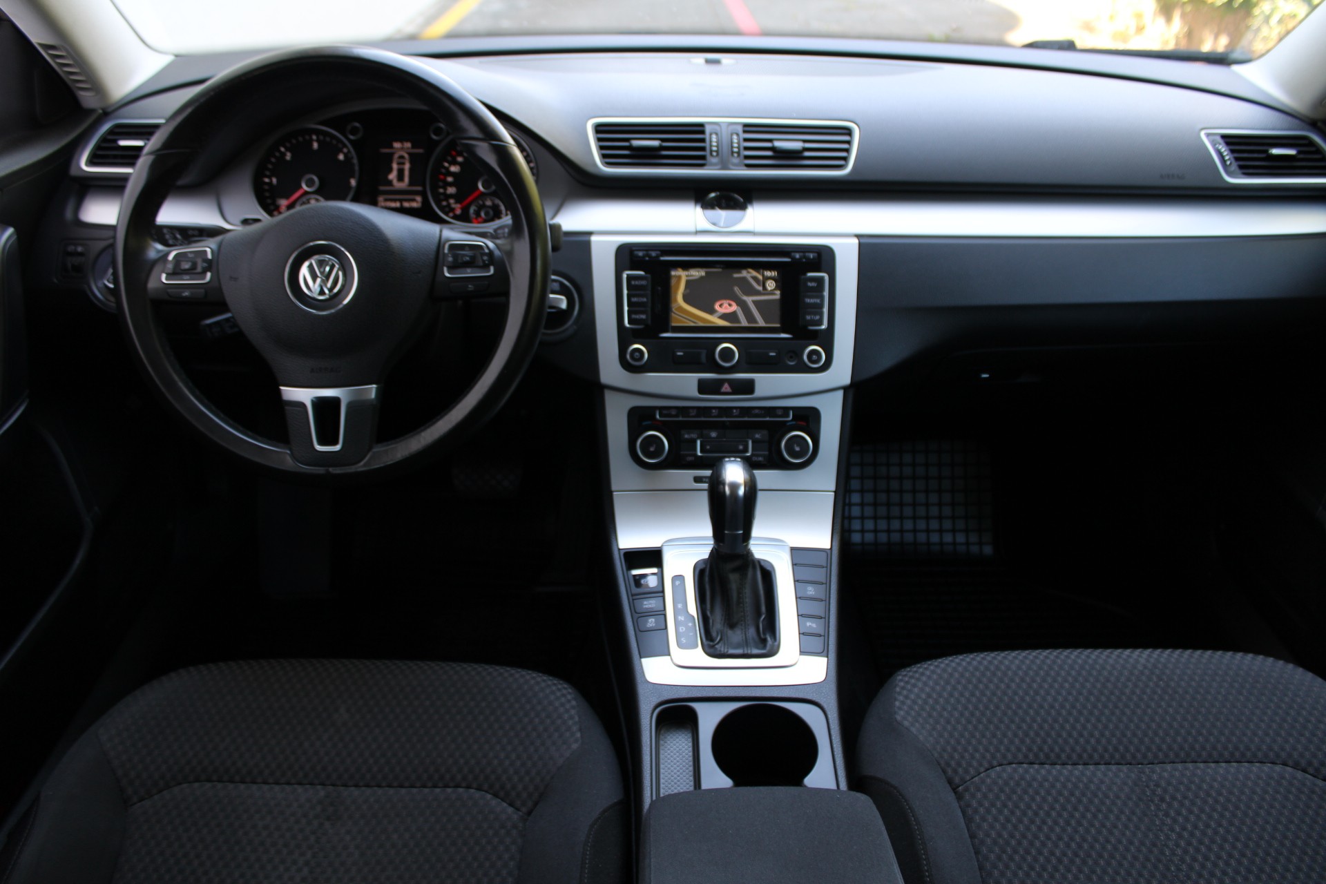 VW Passat Variant 2.0 TDI BMT Trendline DSG-image-8