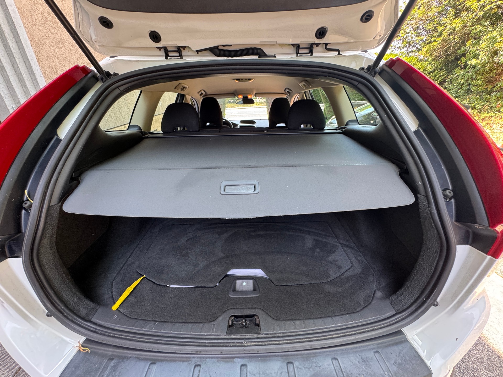 VOLVO XC60 2.4D Momentum-image-12