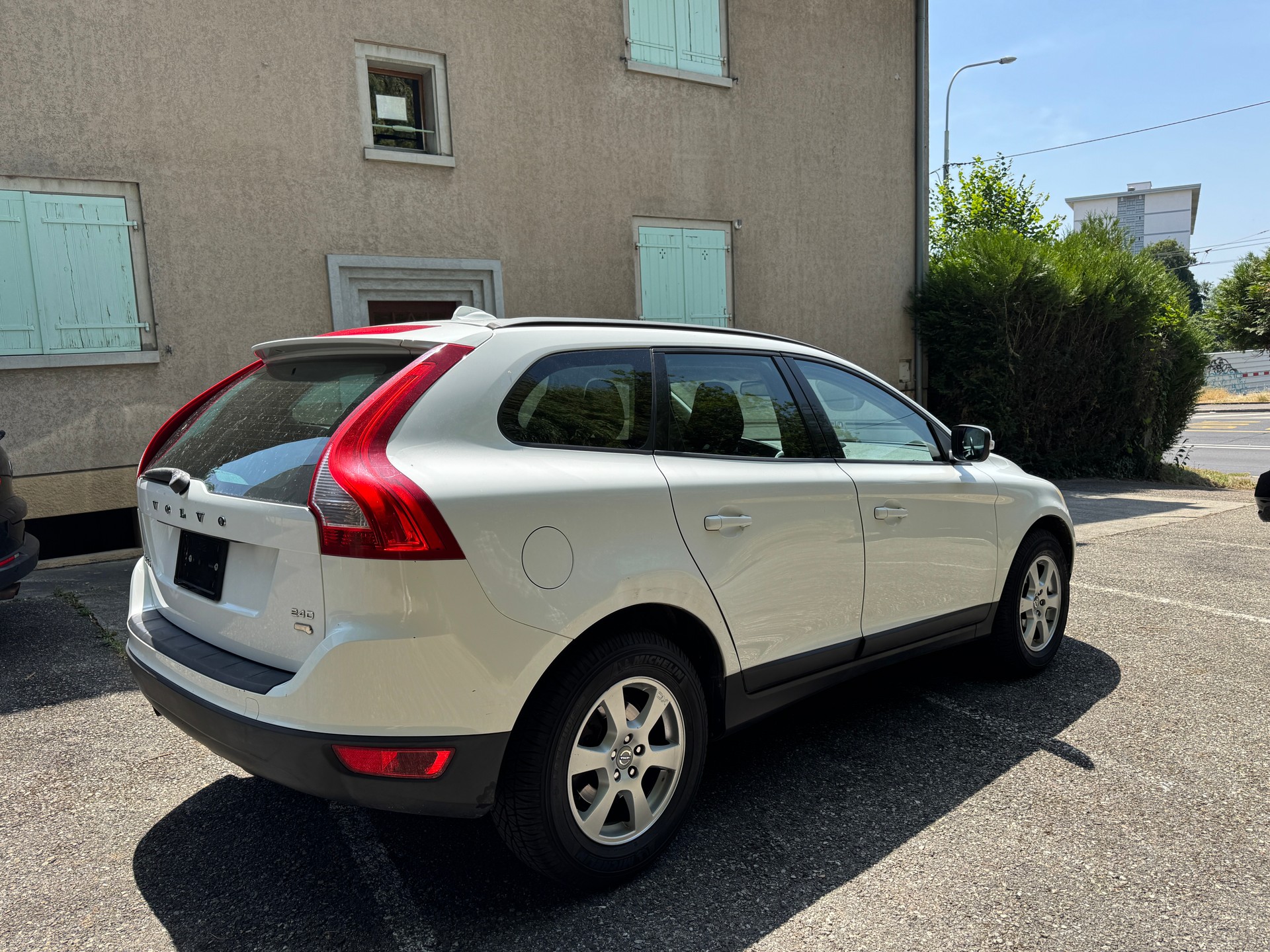 VOLVO XC60 2.4D Momentum-image-5