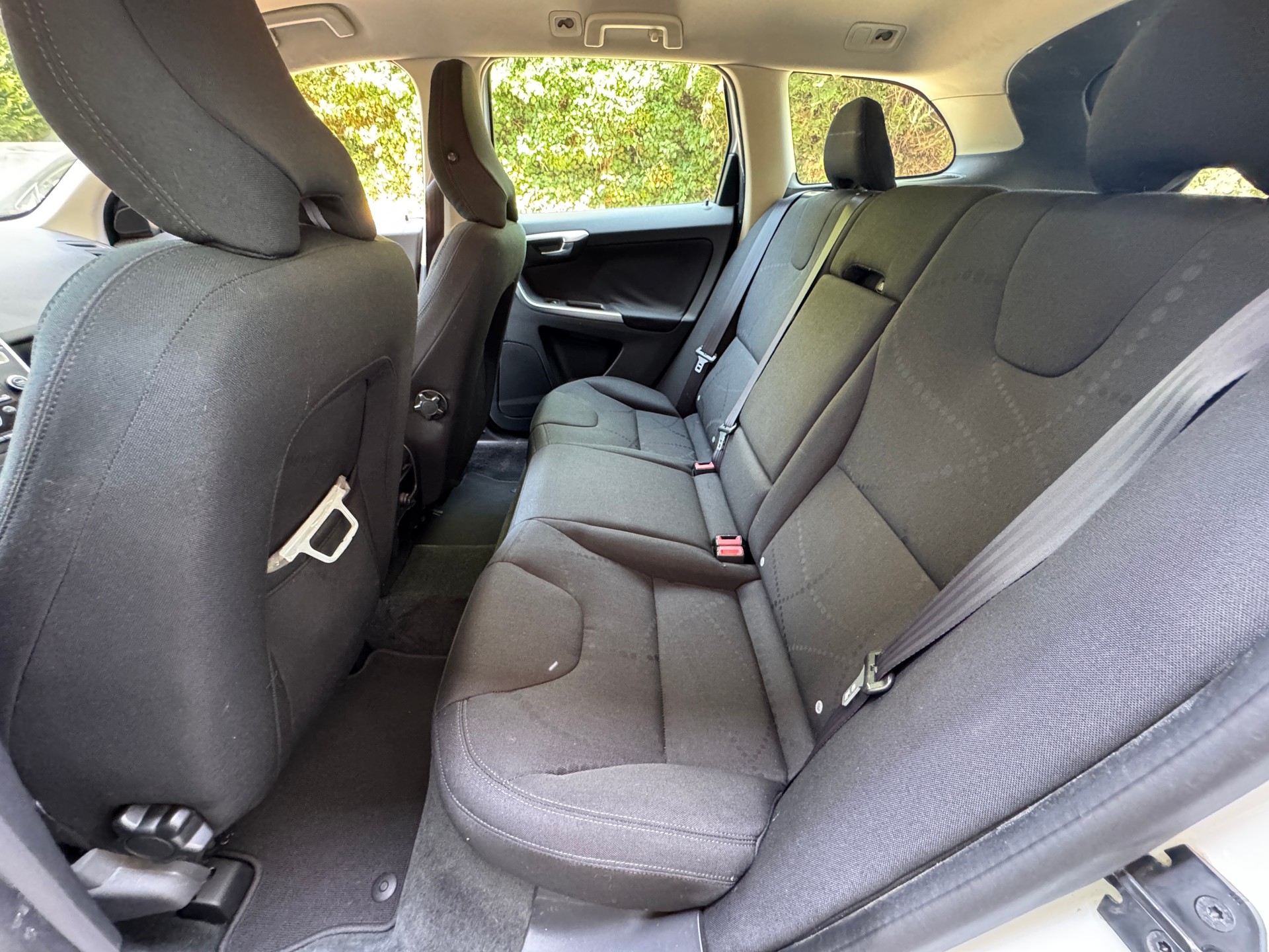 VOLVO XC60 2.4D Momentum-image-8