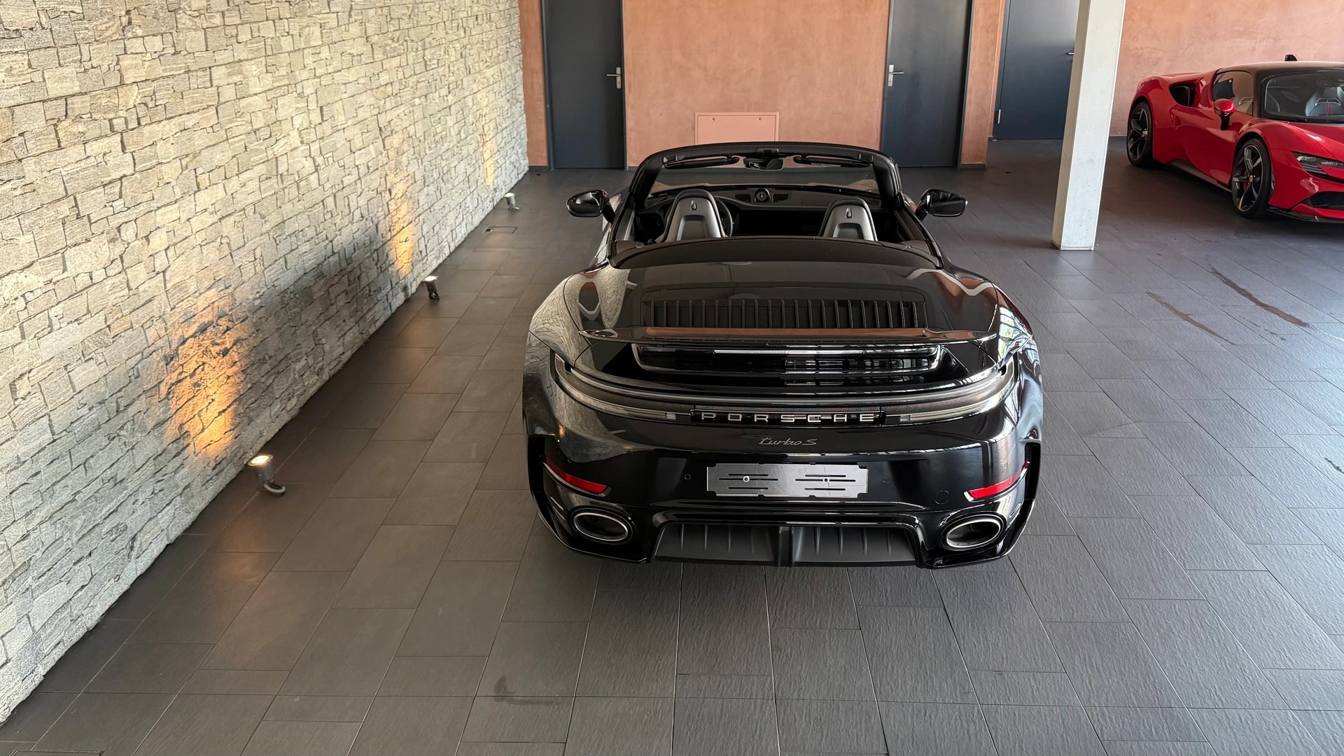 PORSCHE 911 Turbo S Cabriolet PDK-image-9