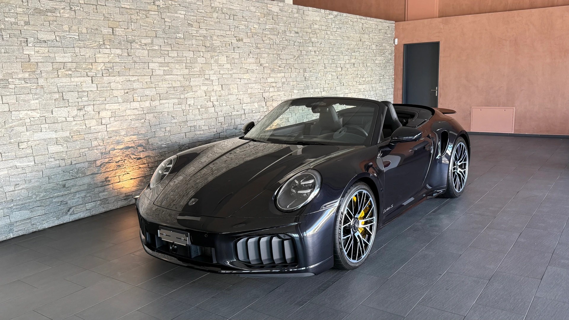 PORSCHE 911 Turbo S Cabriolet PDK-showroom-element-2