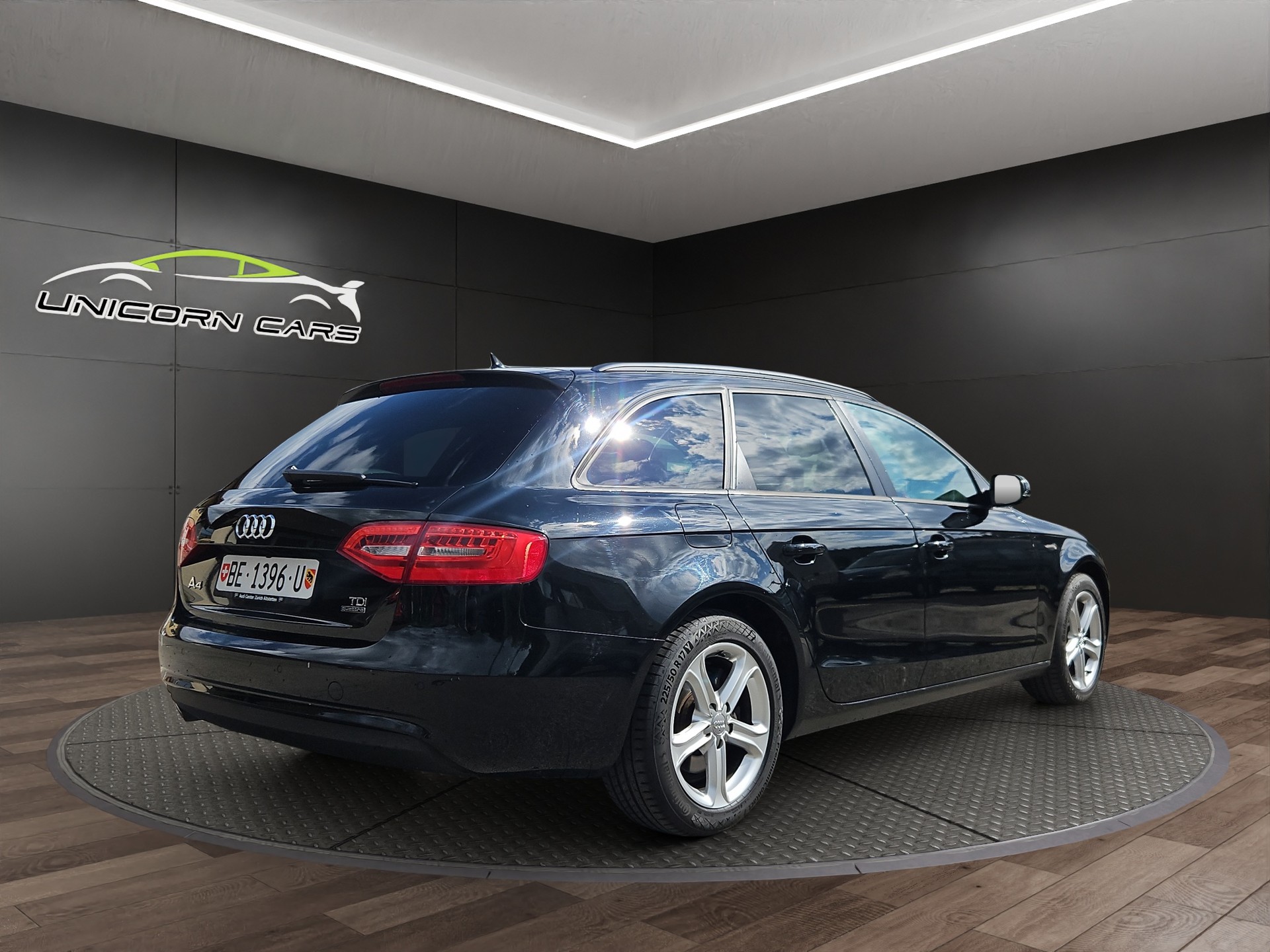 AUDI A4 Avant 2.0 TDI quattro S-tronic-image-6