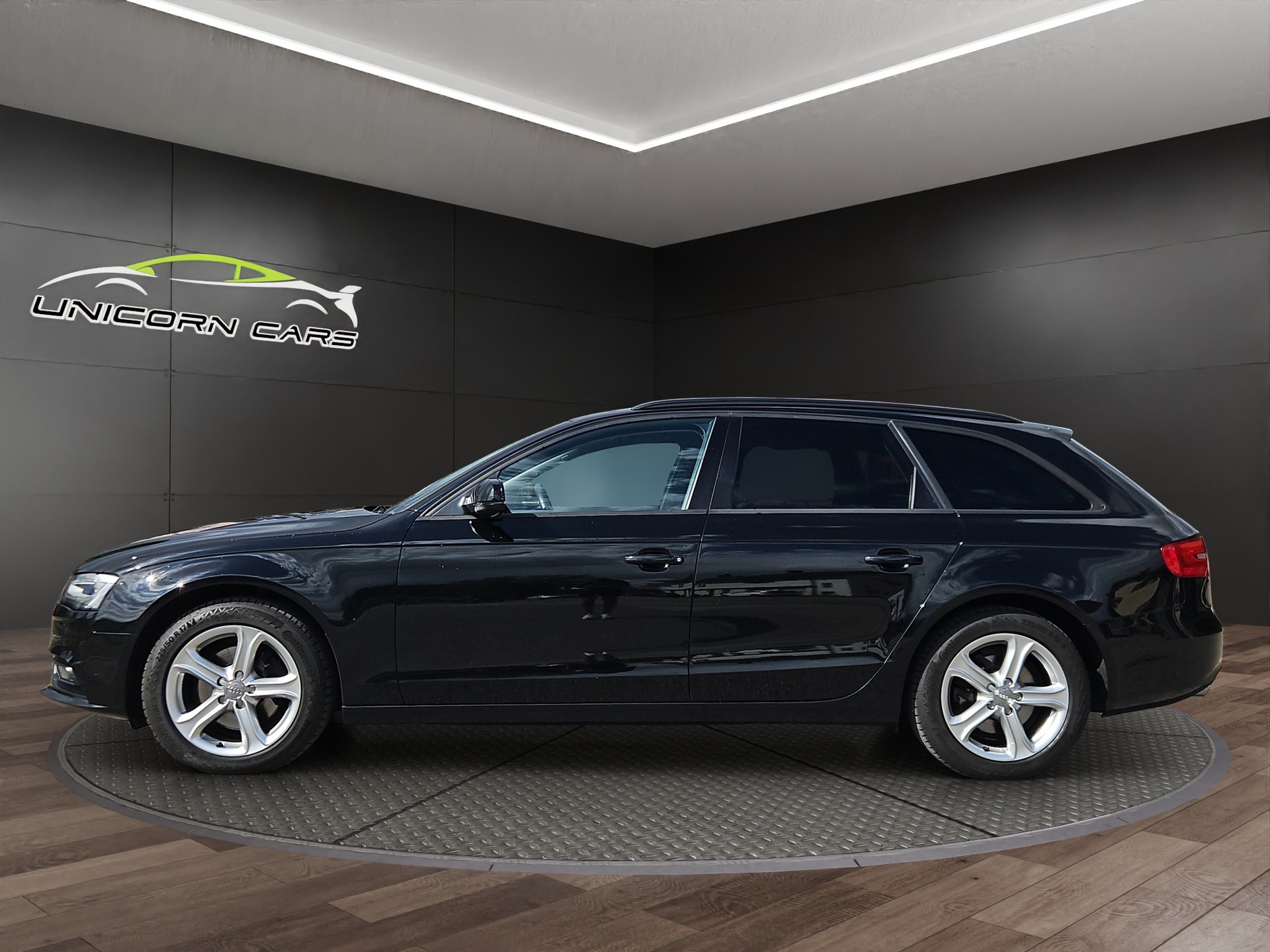 AUDI A4 Avant 2.0 TDI quattro S-tronic-showroom-element-3