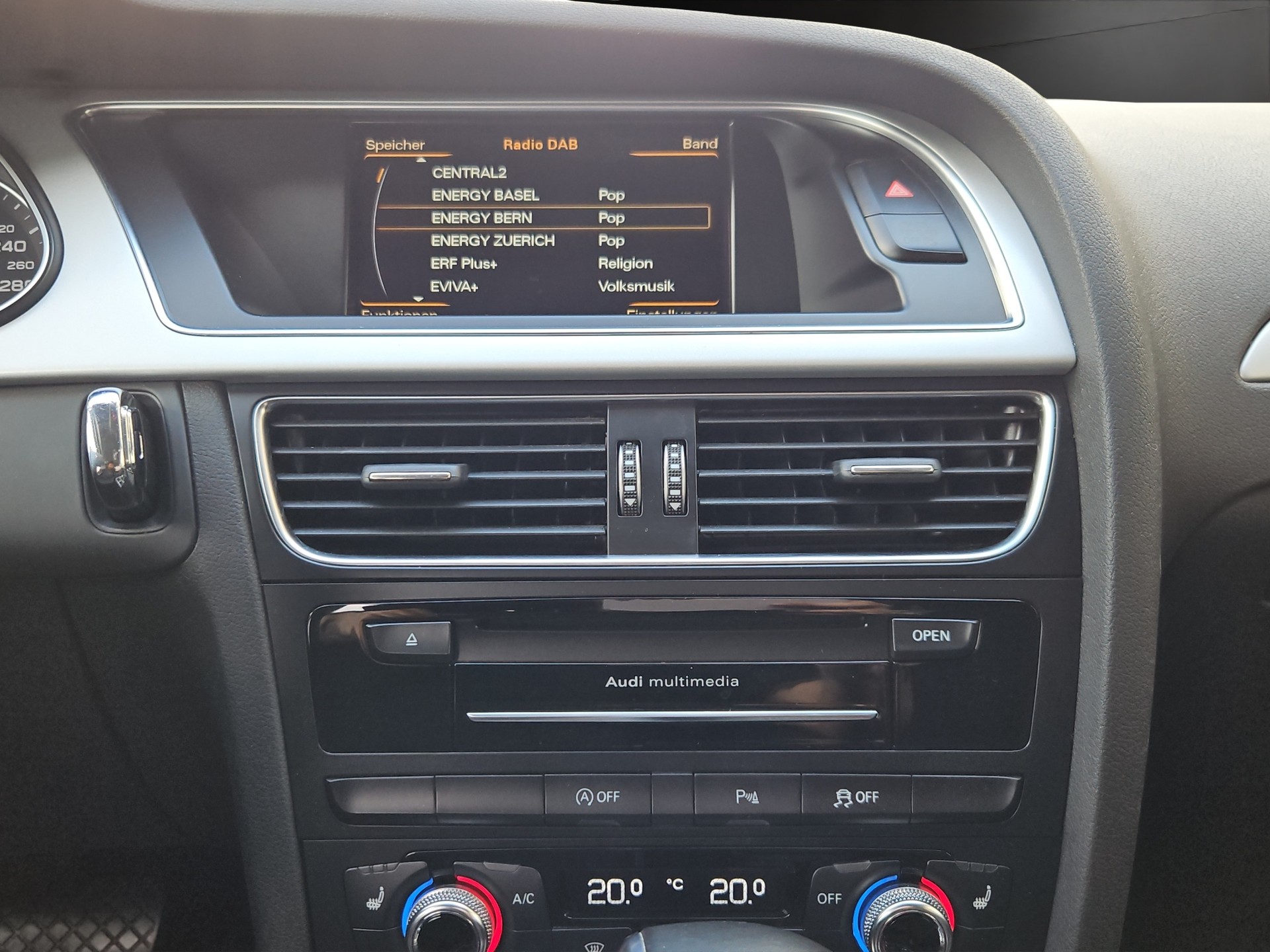AUDI A4 Avant 2.0 TDI quattro S-tronic-image-15