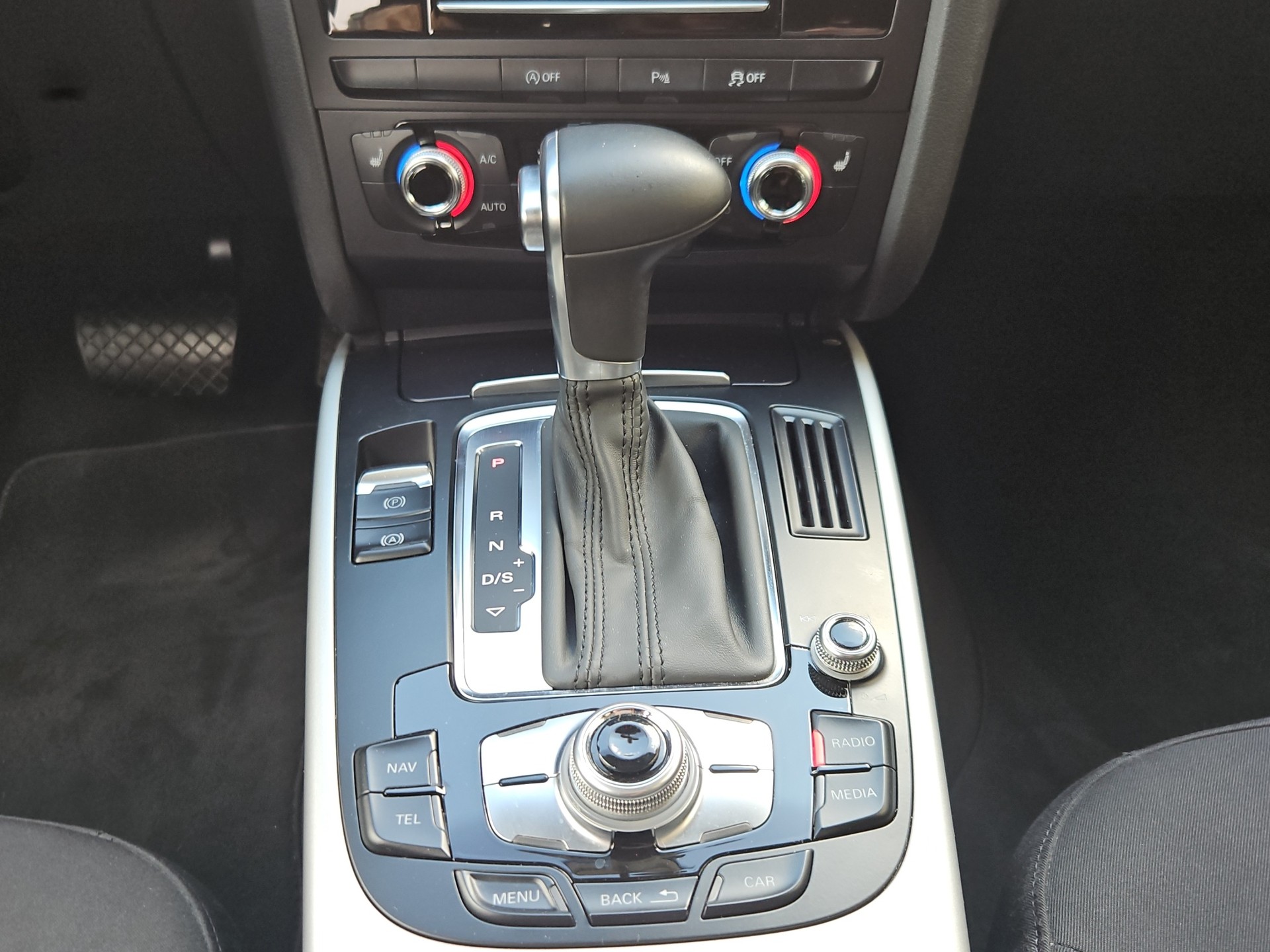 AUDI A4 Avant 2.0 TDI quattro S-tronic-image-14