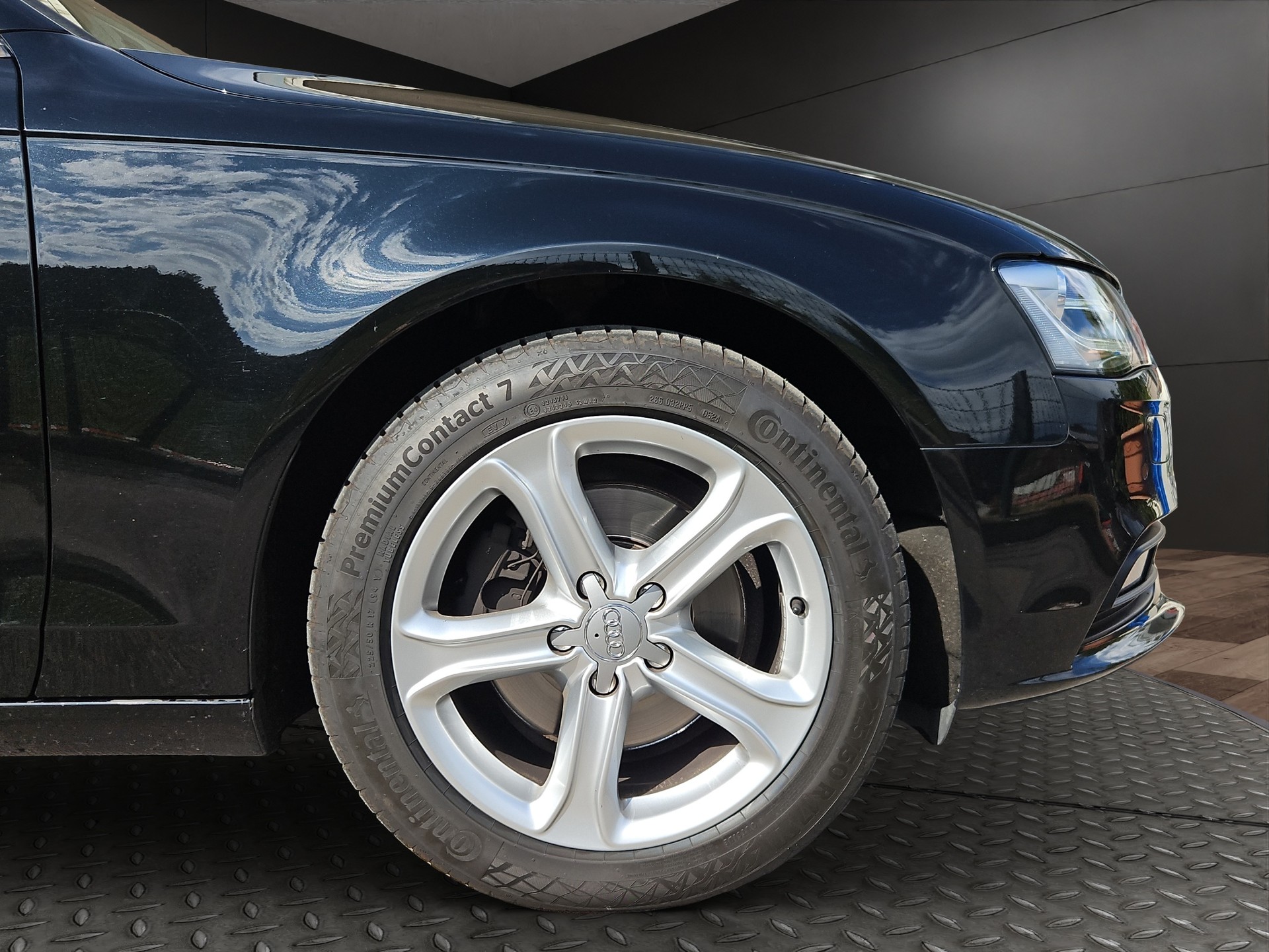 AUDI A4 Avant 2.0 TDI quattro S-tronic-image-26