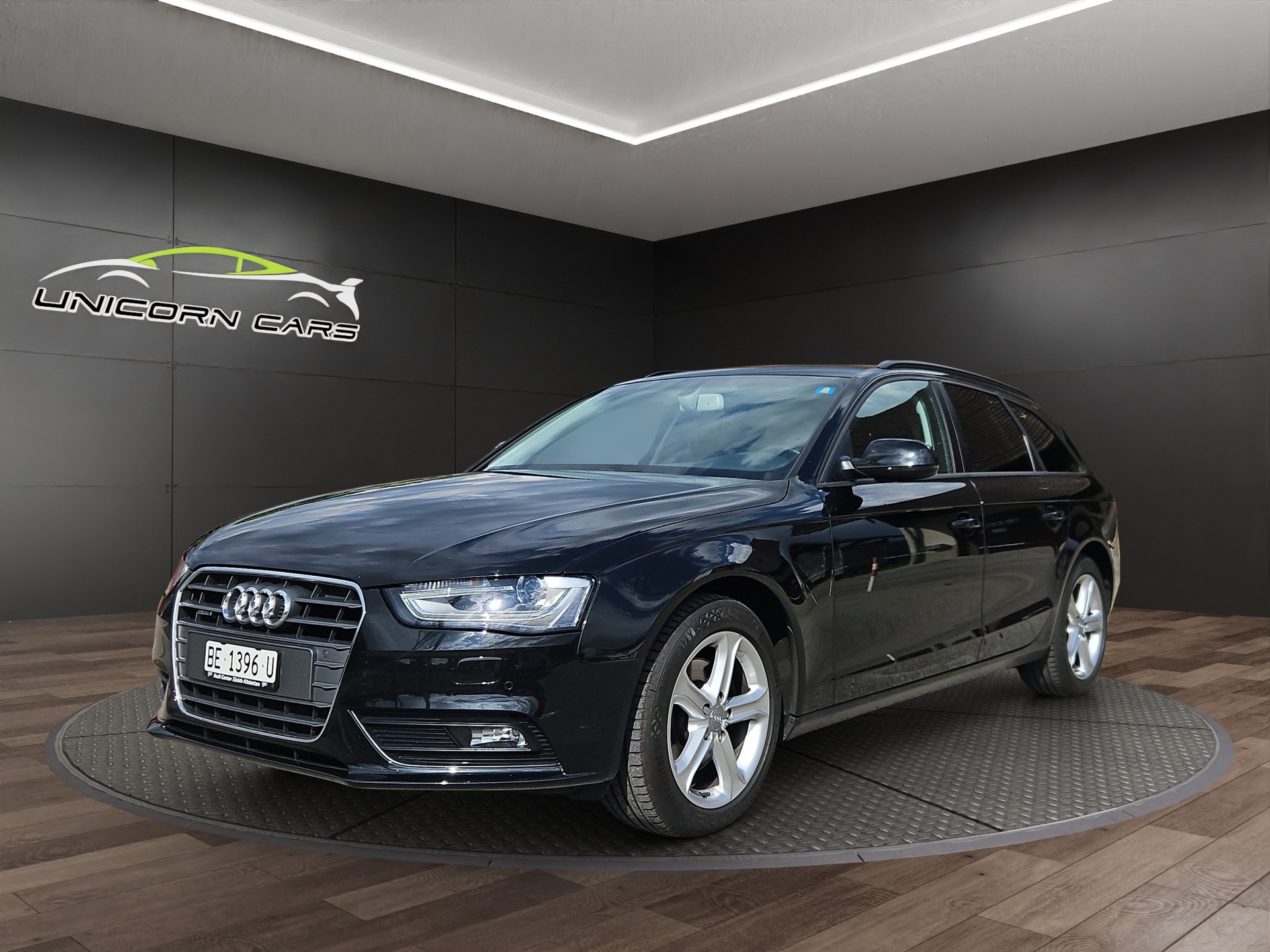 AUDI A4 Avant 2.0 TDI quattro S-tronic-showroom-element-2