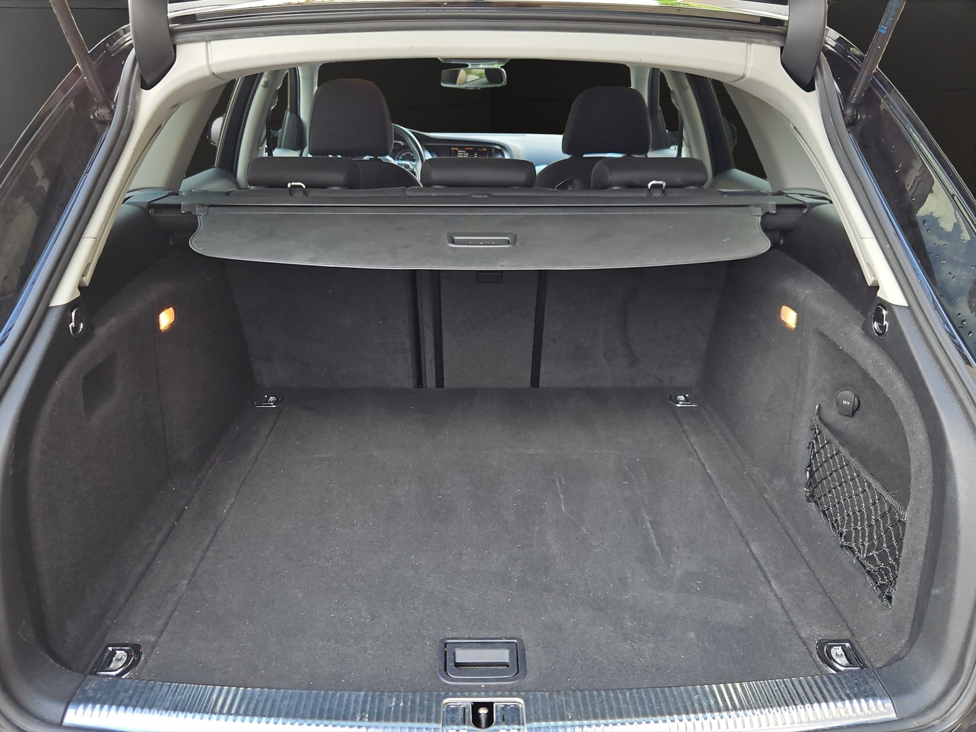 AUDI A4 Avant 2.0 TDI quattro S-tronic-image-21