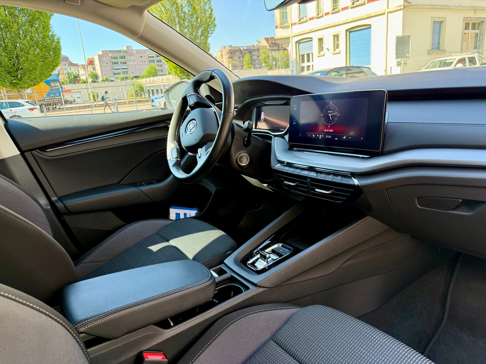 SKODA Octavia Combi 2.0 TDI DSG Ambition-image-6