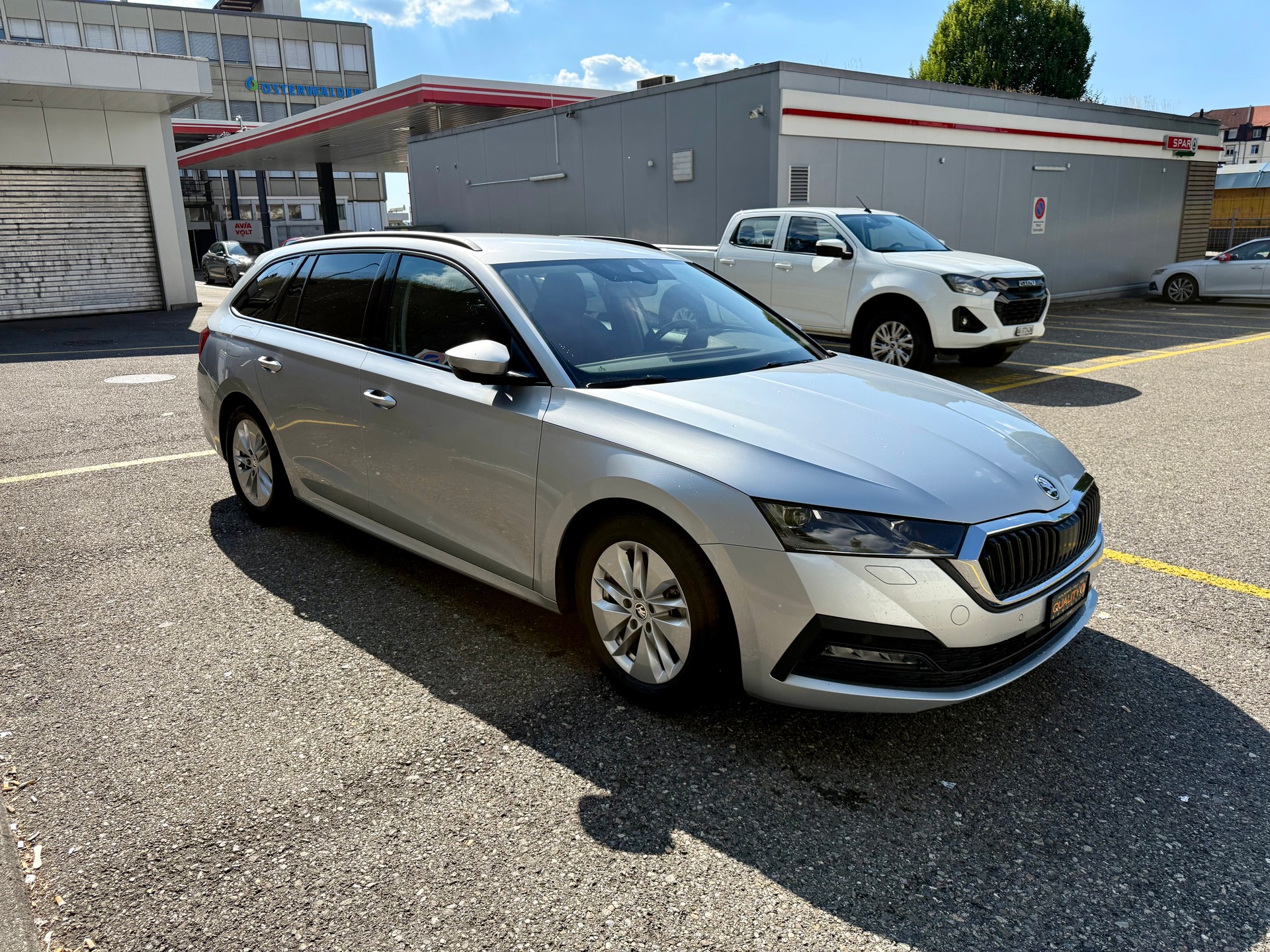 SKODA Octavia Combi 2.0 TDI DSG Ambition-image-0
