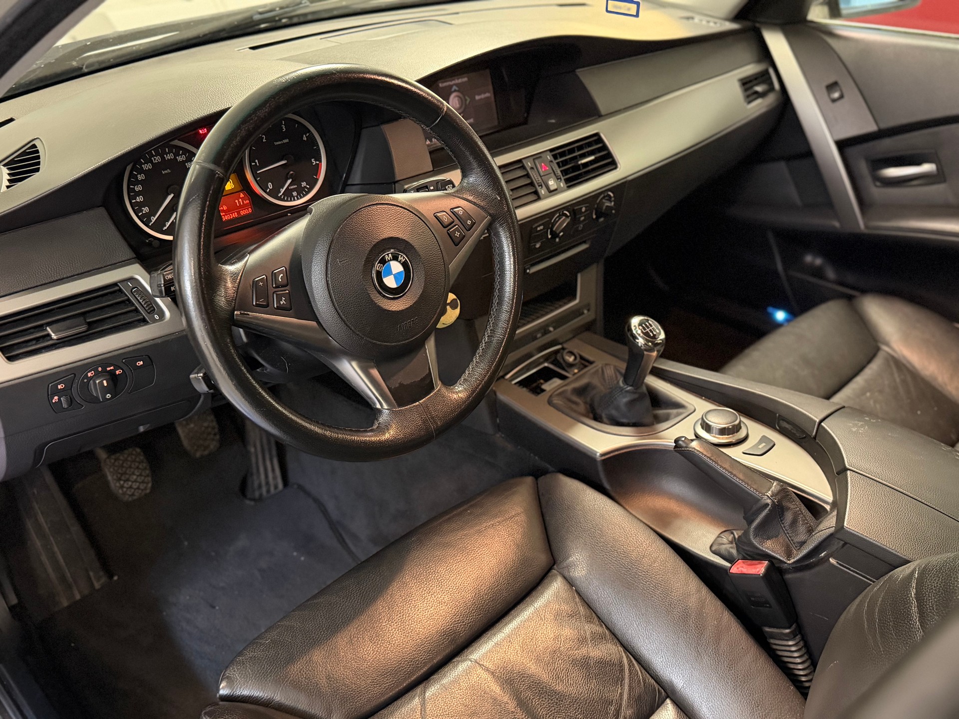 BMW 530xd Touring-image-9