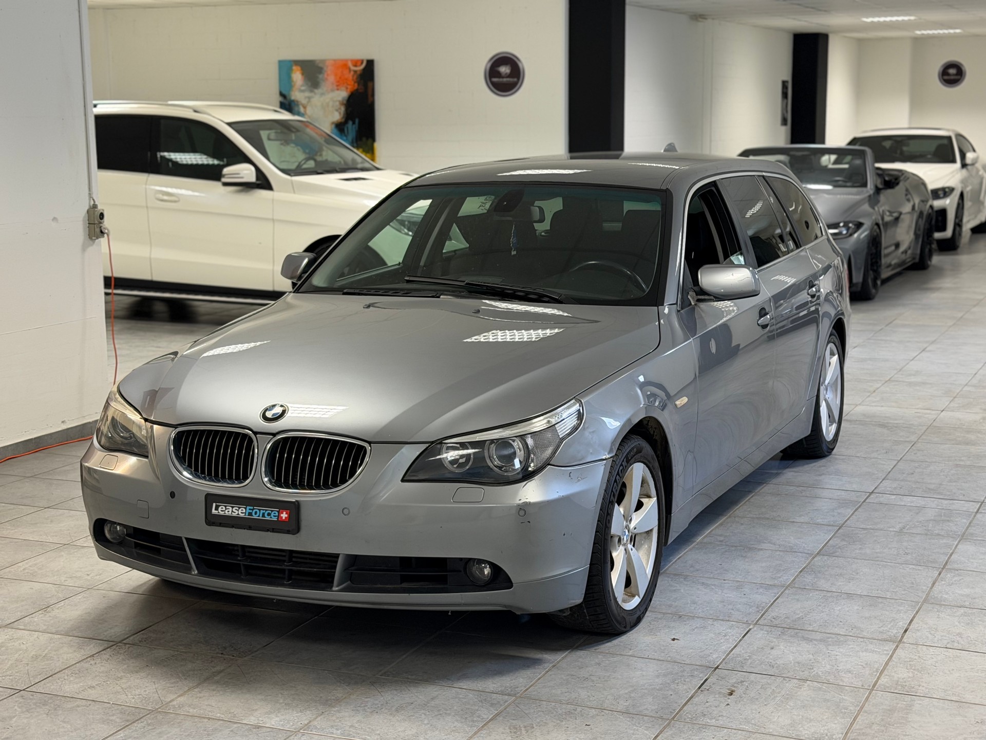 BMW 530xd Touring-image-16