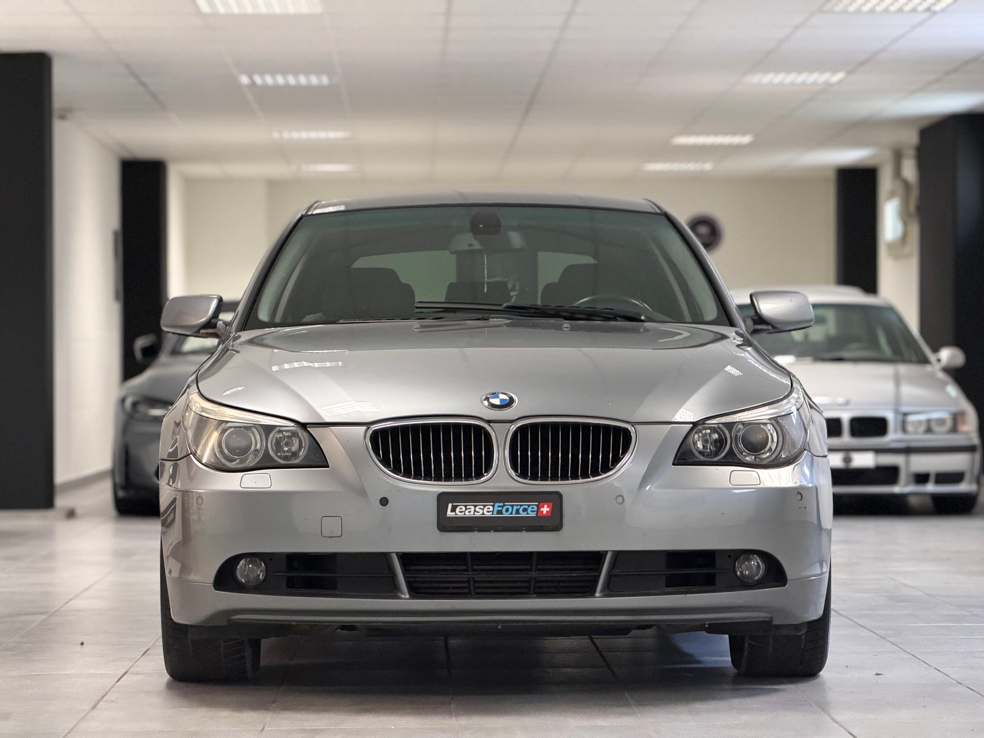 BMW 530xd Touring-image-17