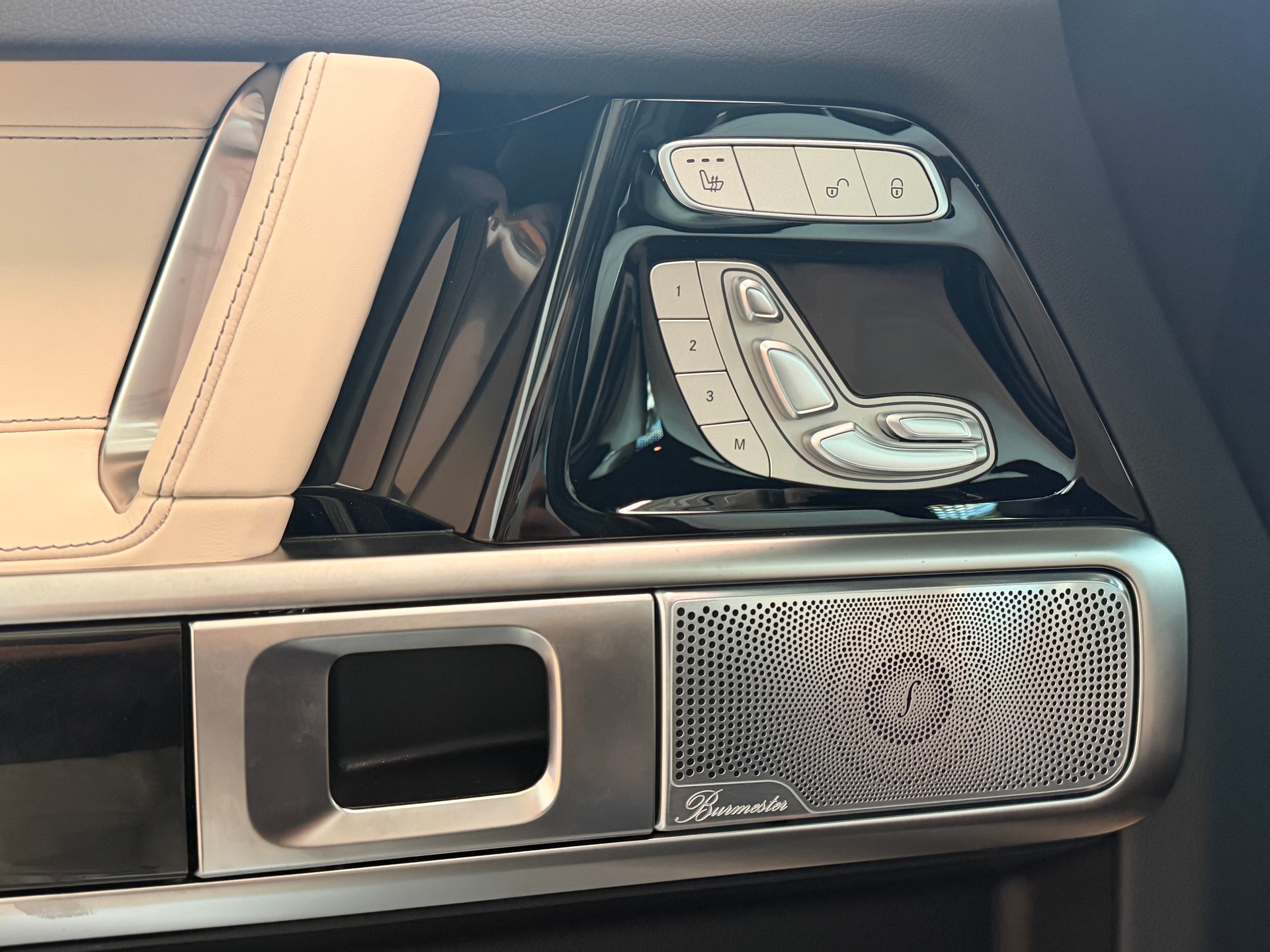 MERCEDES-BENZ G 450 d-image-8