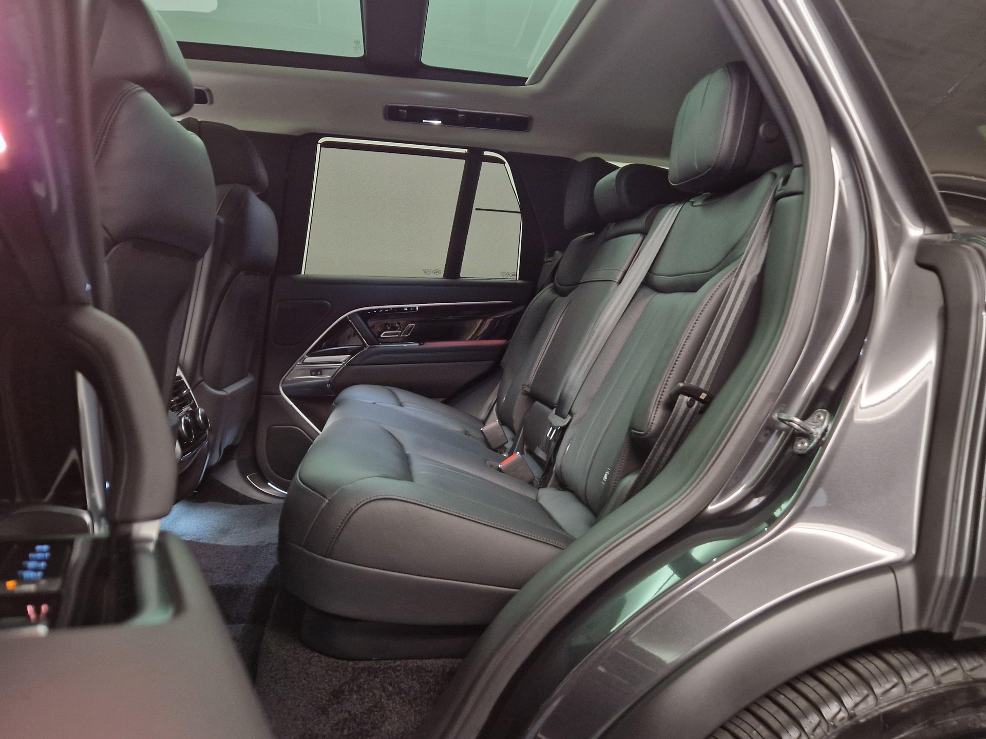 LAND ROVER Range Rover 3.0 D I6 350 HSE-image-8