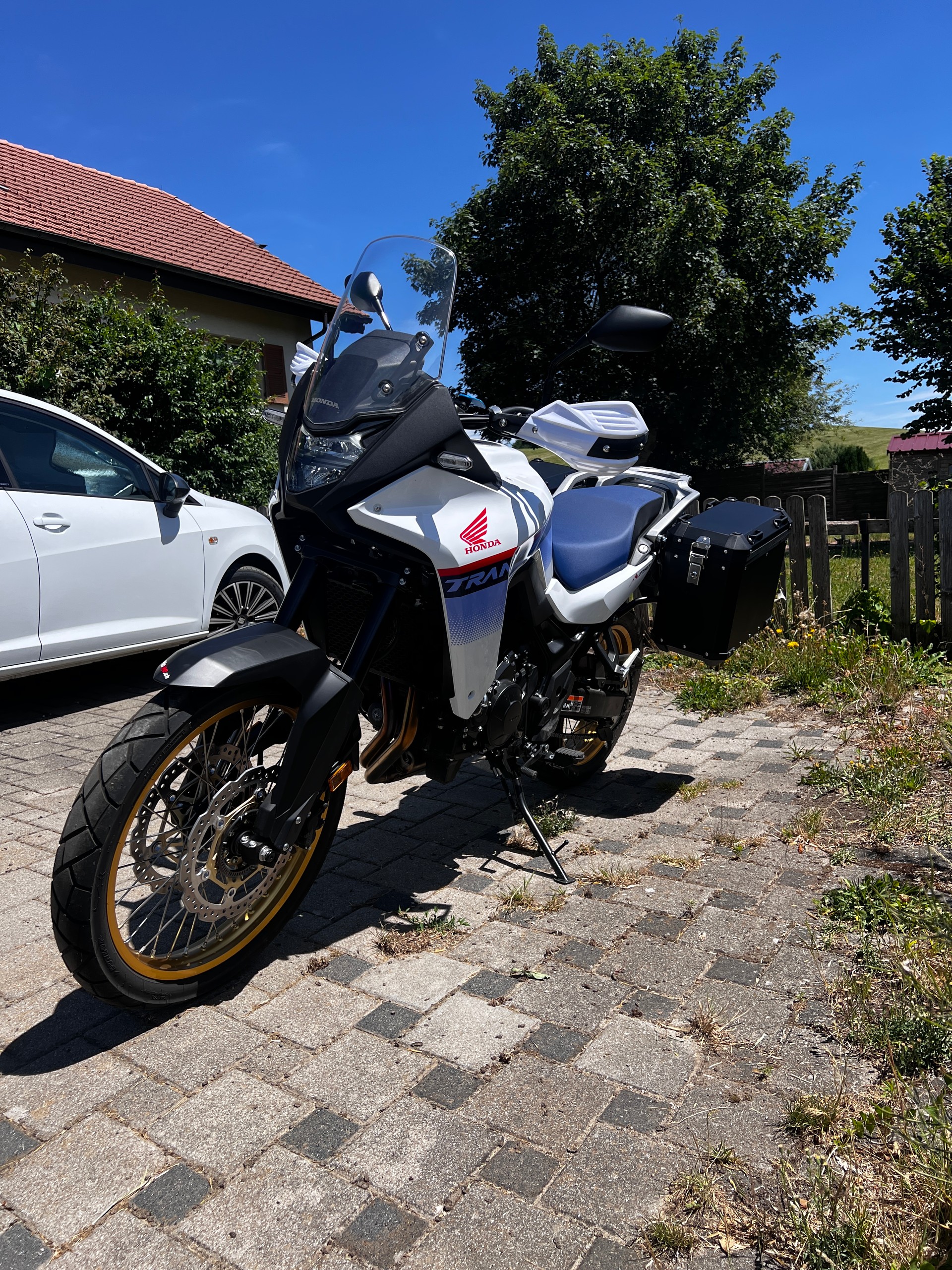 HONDA XL 750 Transalp-image-2