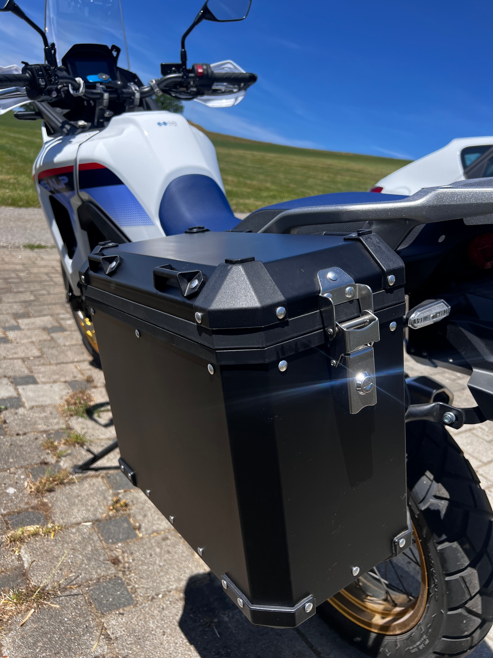 HONDA XL 750 Transalp-image-9