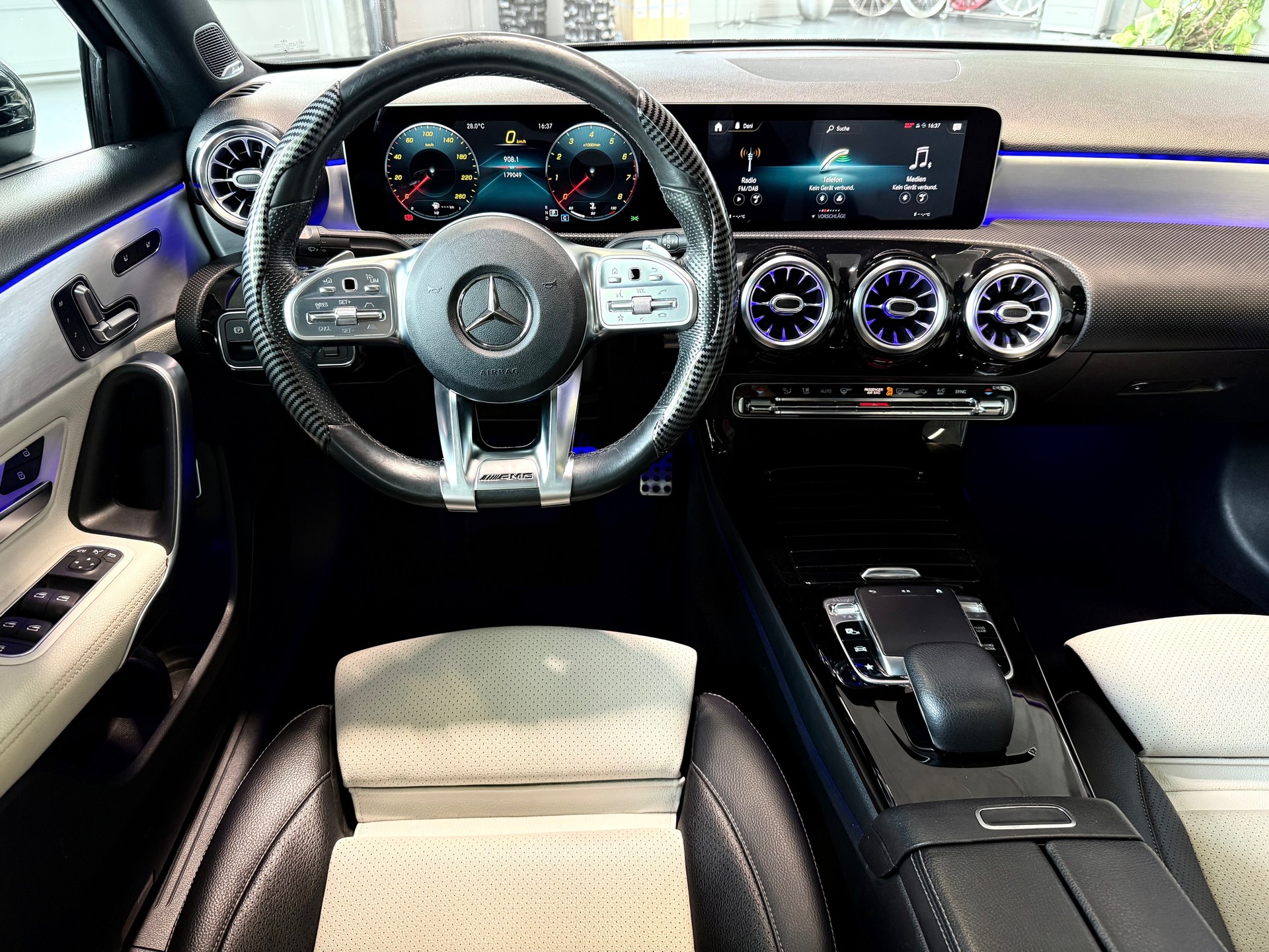 MERCEDES-BENZ A 200 AMG Line 7G-DCT-image-13