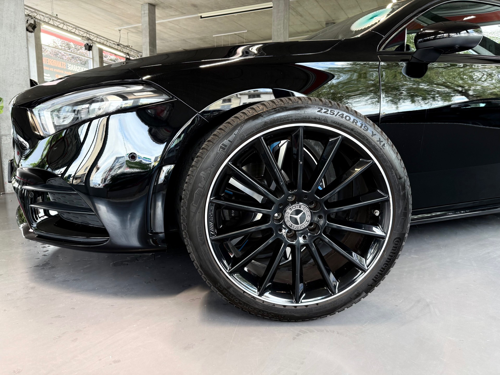 MERCEDES-BENZ A 200 AMG Line 7G-DCT-image-2