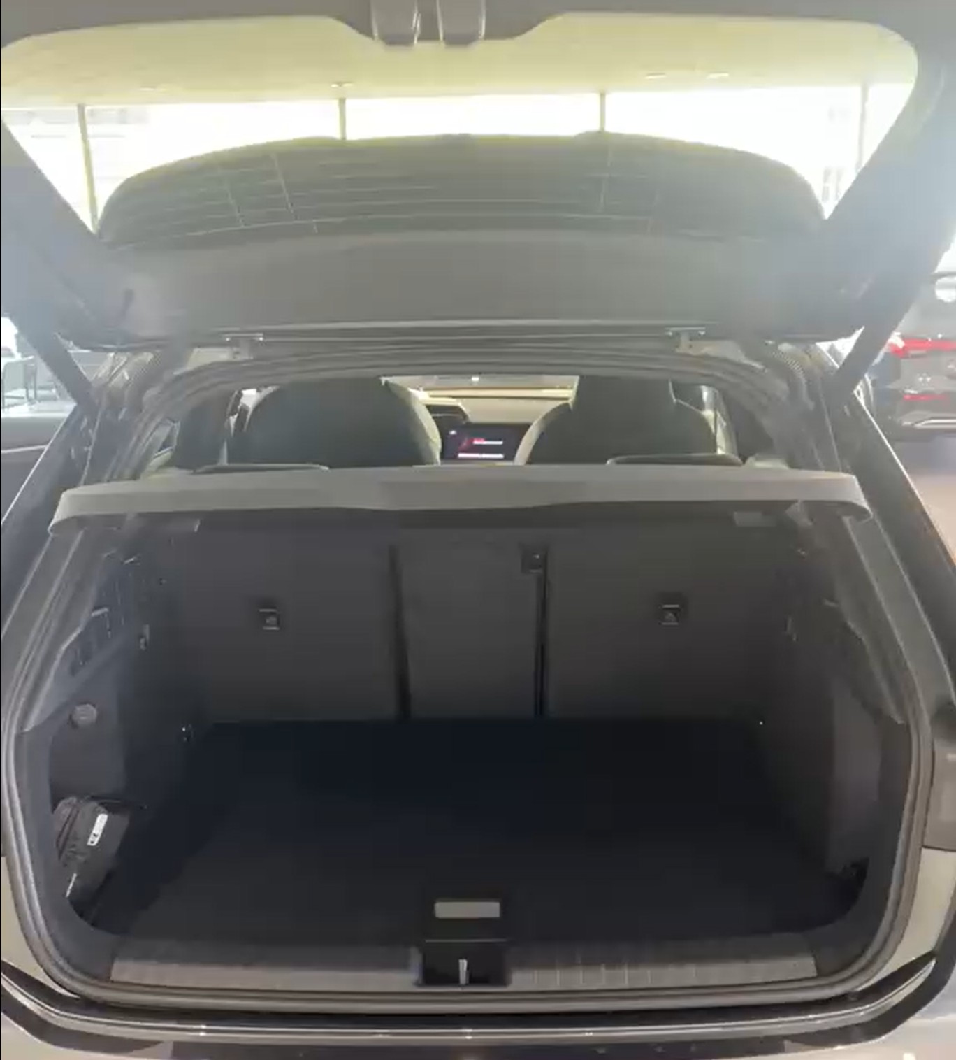 AUDI 1.5 35 TFSI S Line Attraction S-Tronic-image-5