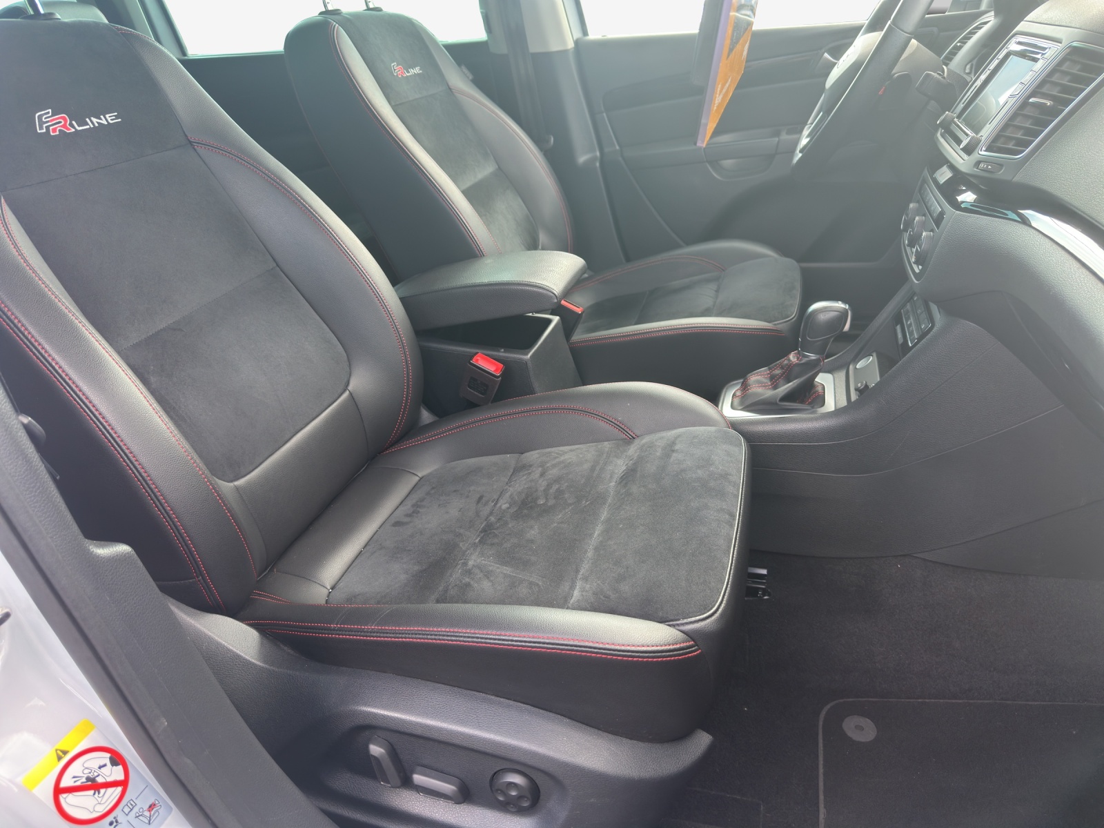 SEAT Alhambra 2.0 TDI 4Drive SWISS FR-image-15