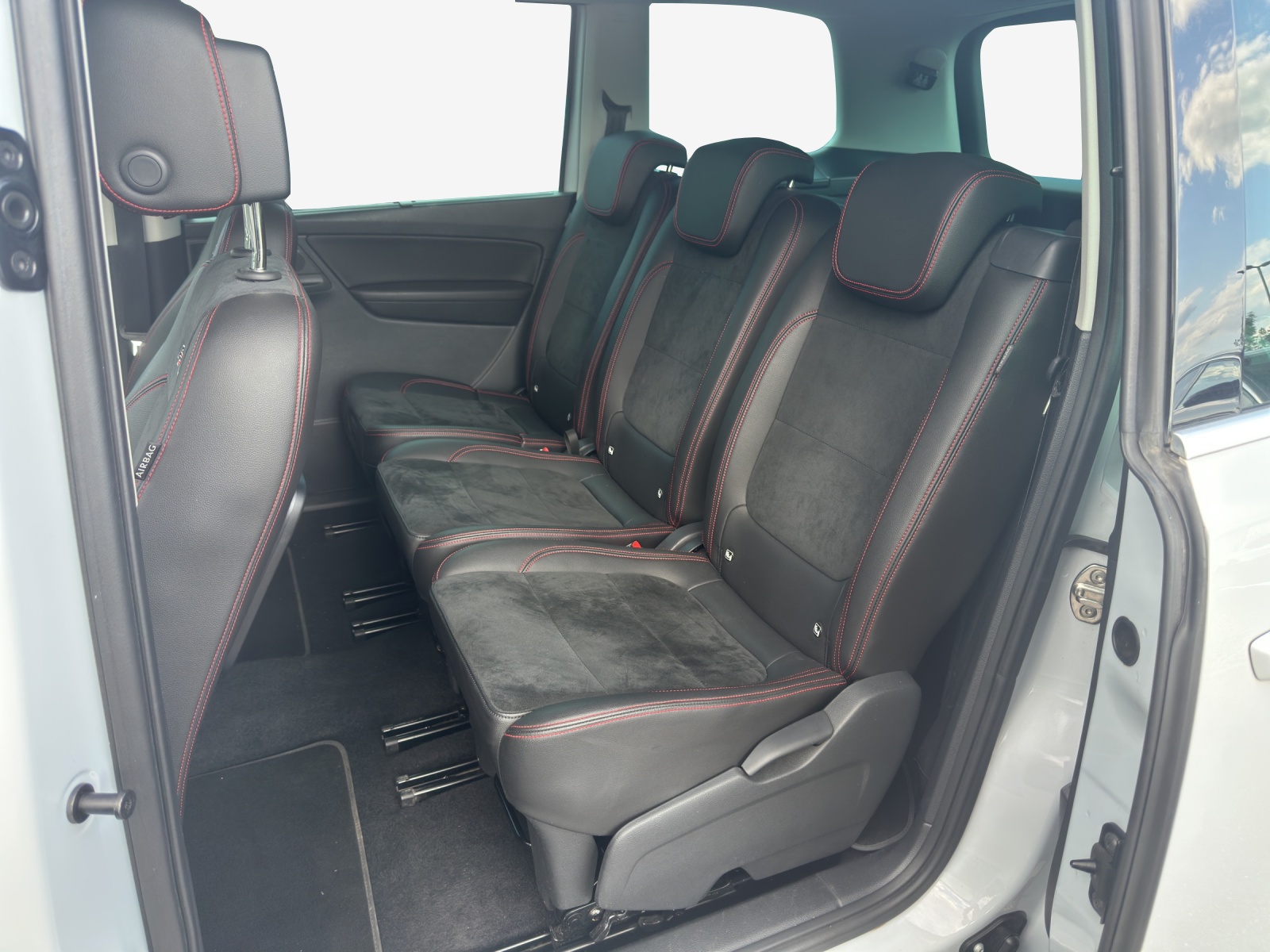 SEAT Alhambra 2.0 TDI 4Drive SWISS FR-image-11