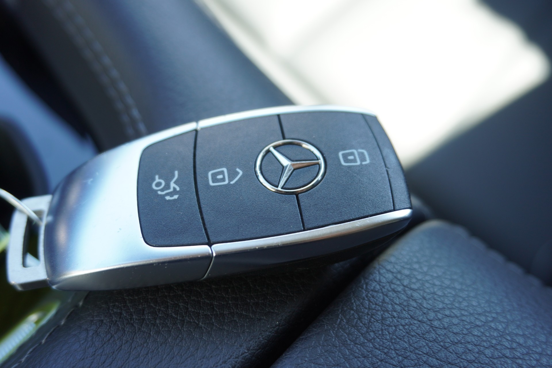 MERCEDES-BENZ GLE 400 e 4Matic 9G-Tronic-image-18