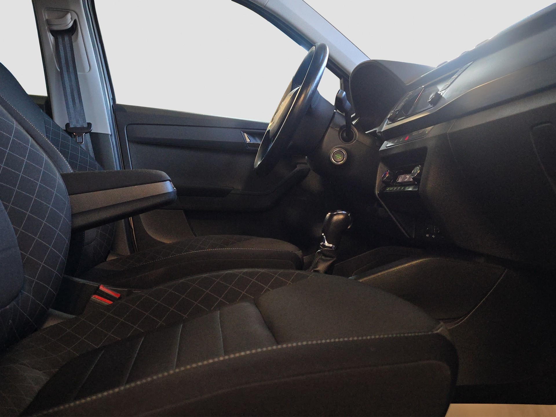 SKODA Fabia 1.2 TSI Style DSG-image-13