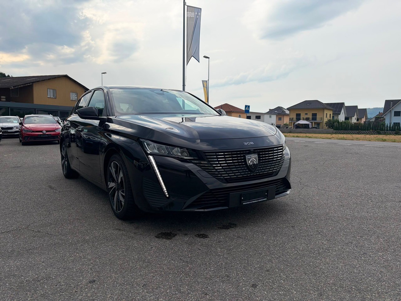 PEUGEOT 308 1.2 Pure Tech GT Pack EAT8-image-2