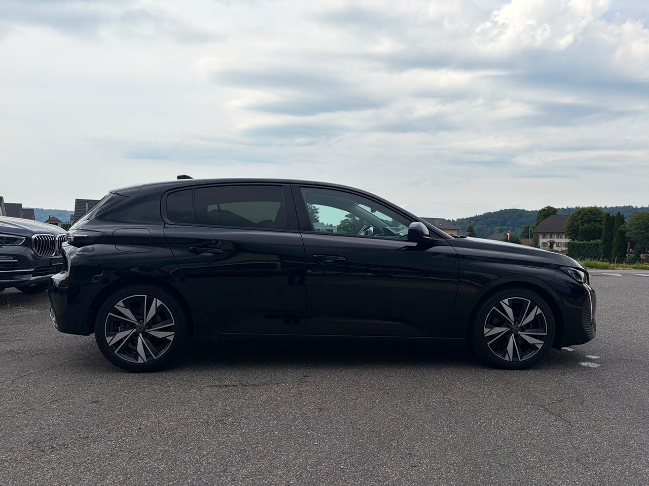 PEUGEOT 308 1.2 Pure Tech GT Pack EAT8-image-10