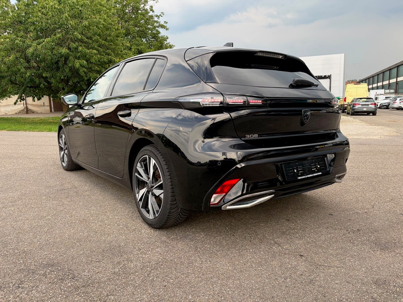 PEUGEOT 308 1.2 Pure Tech GT Pack EAT8-image-14