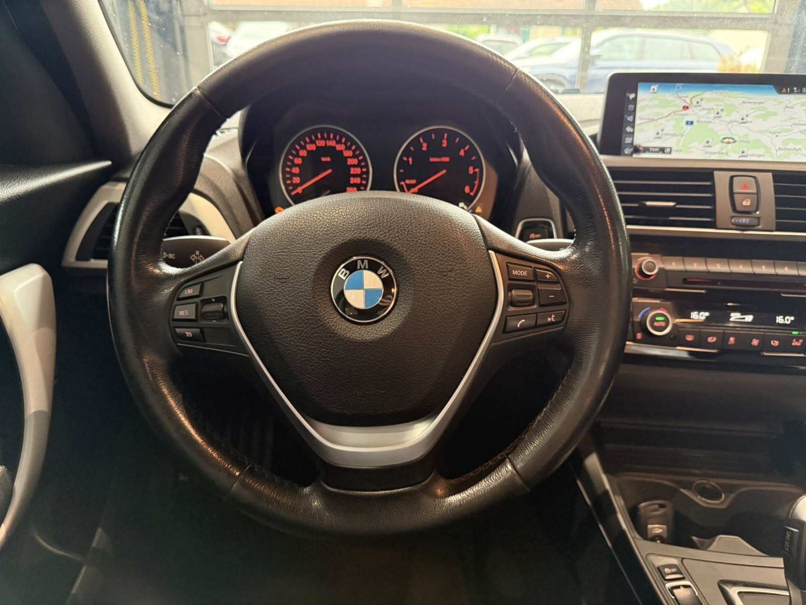 BMW 118d Steptronic-image-10