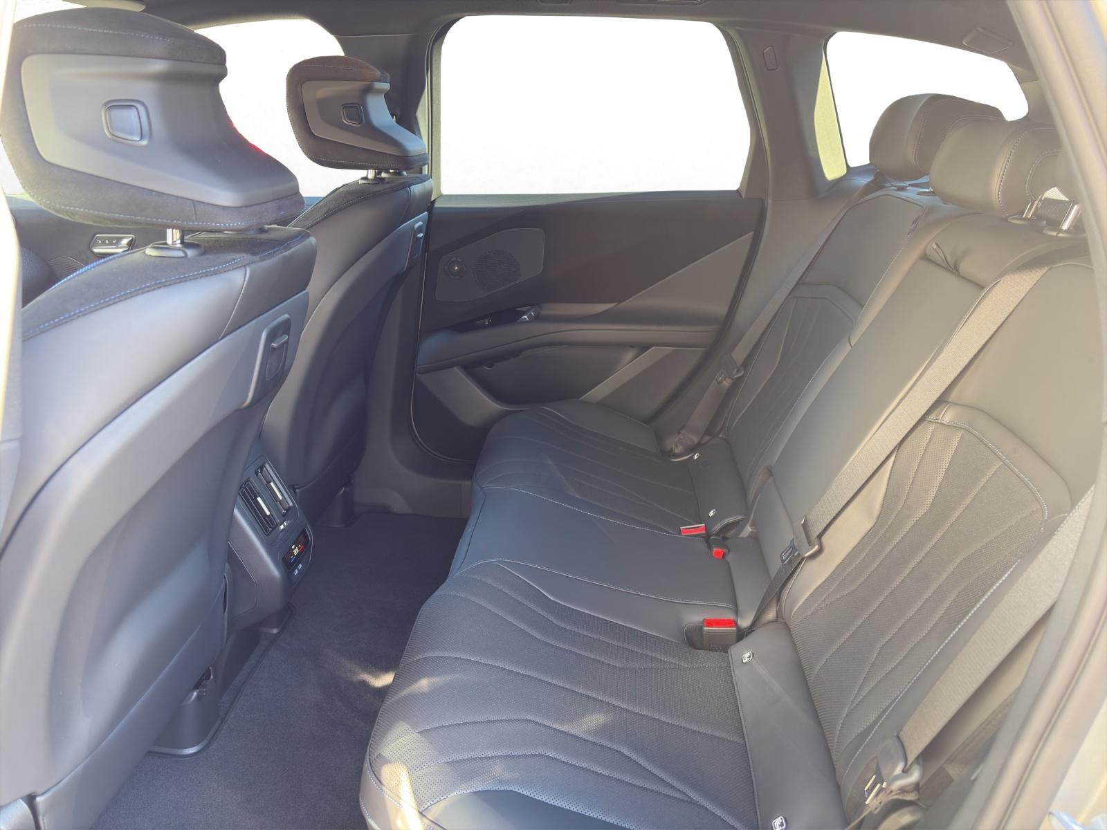 BMW iX3 50 xDrive-image-13