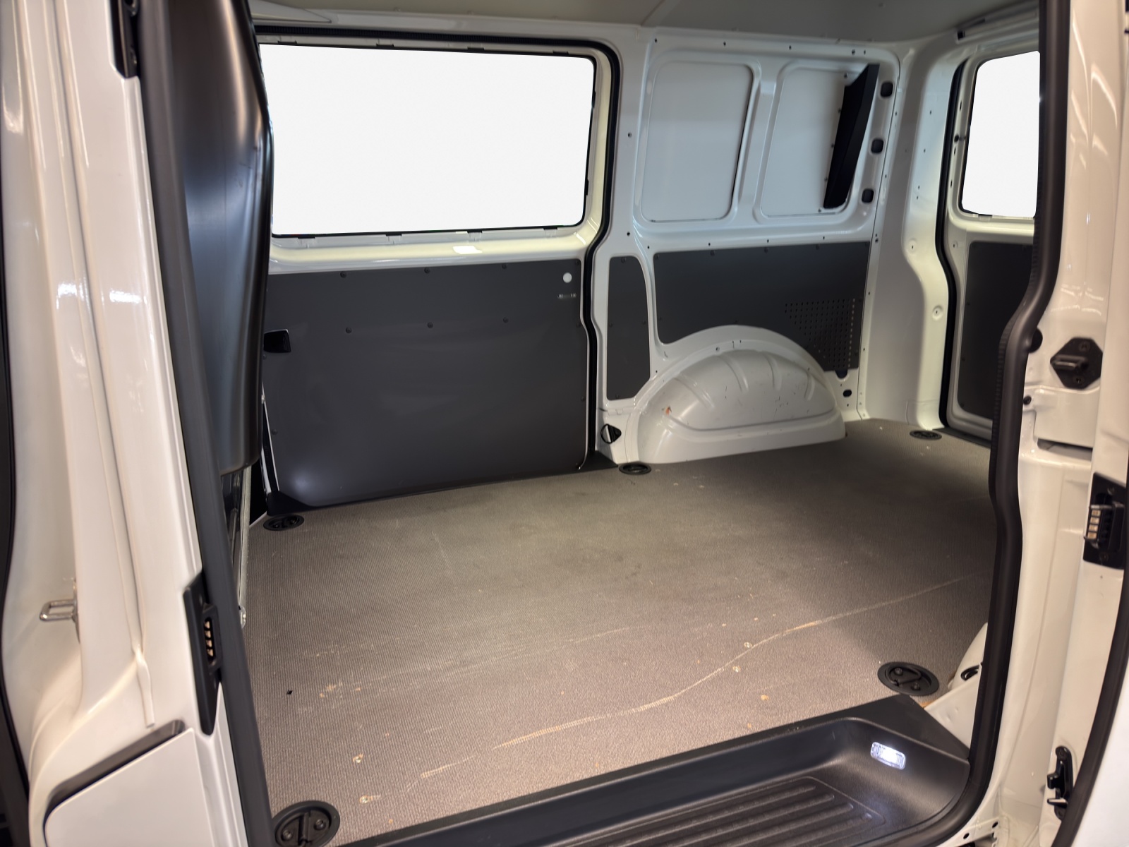 VW T6.1 2.0 TDI-image-11