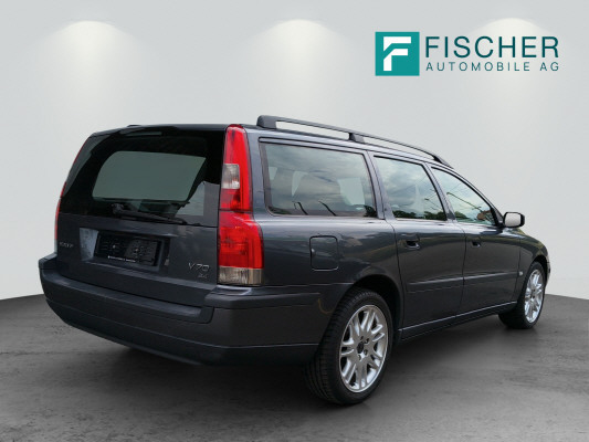 VOLVO V70 2.4-image-1