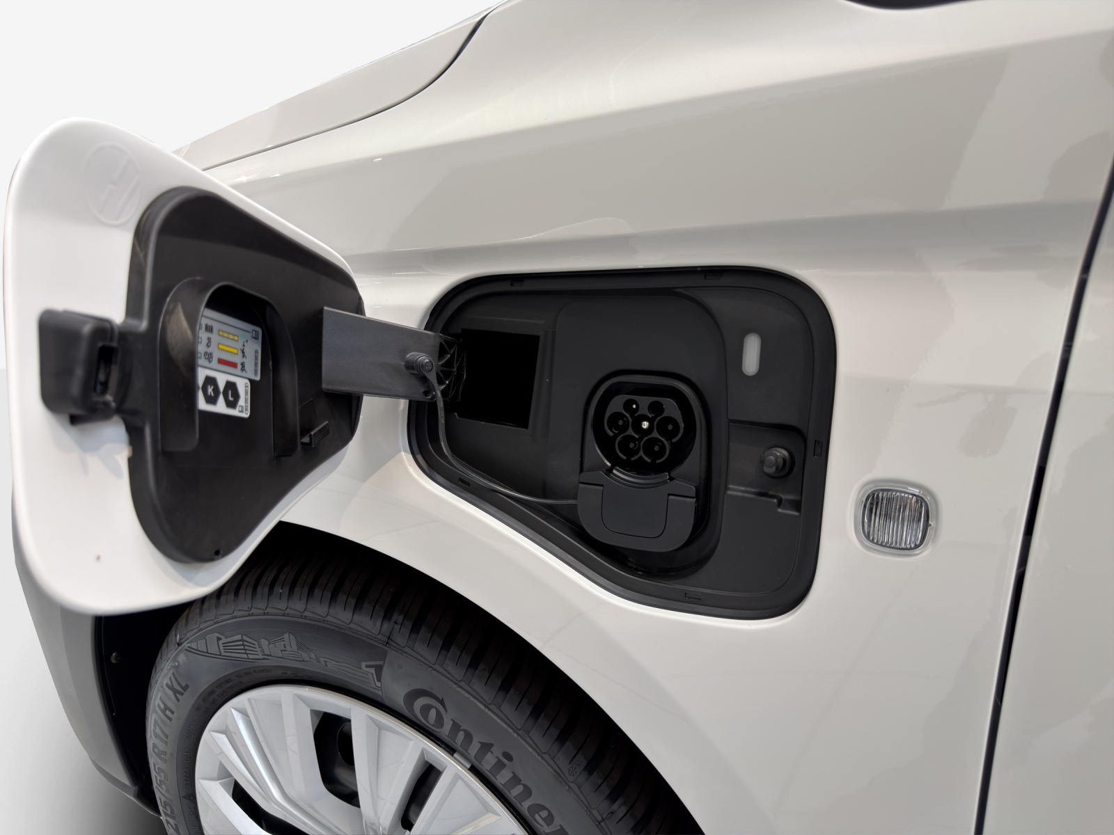 VW Caddy Cargo 1.5 TSI Plug in Hybrid DSG-image-15