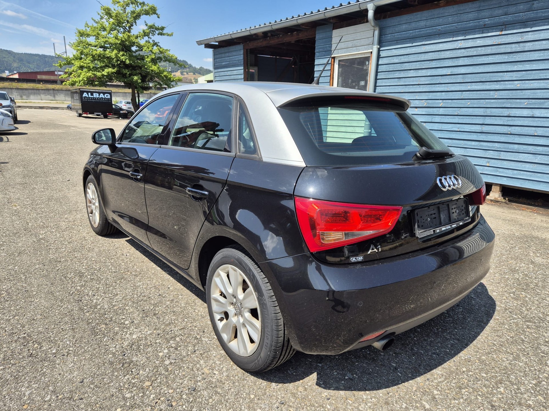 AUDI A1 Sportback 1.6 TDI Ambition-image-3