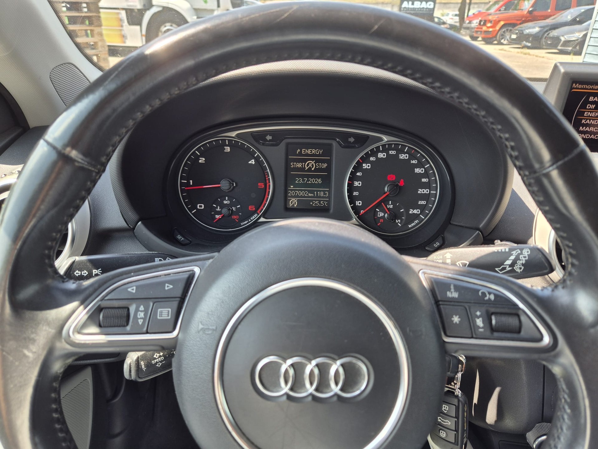 AUDI A1 Sportback 1.6 TDI Ambition-image-7