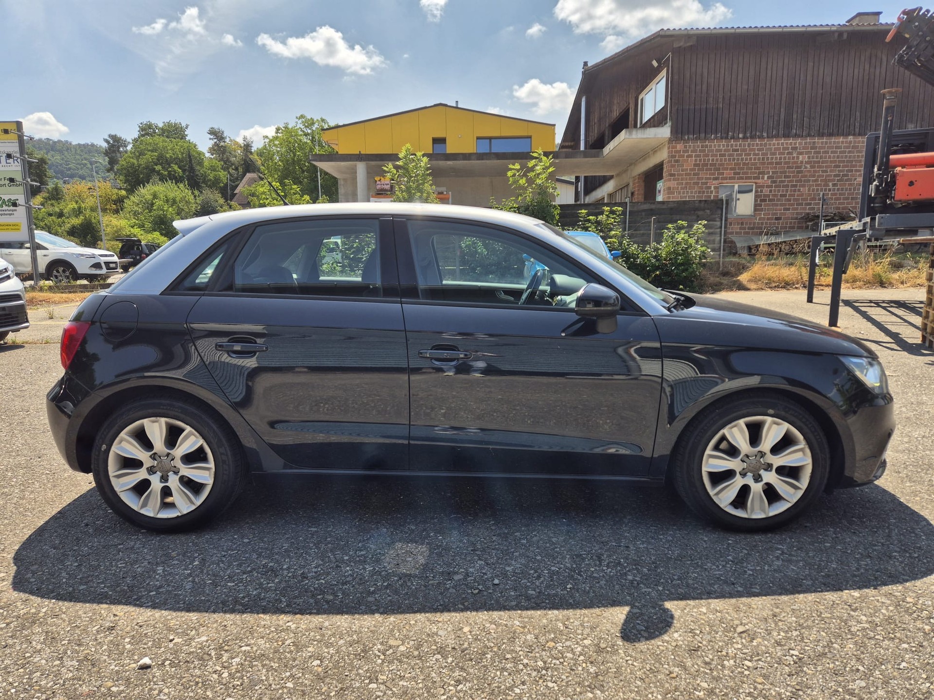 AUDI A1 Sportback 1.6 TDI Ambition-image-5