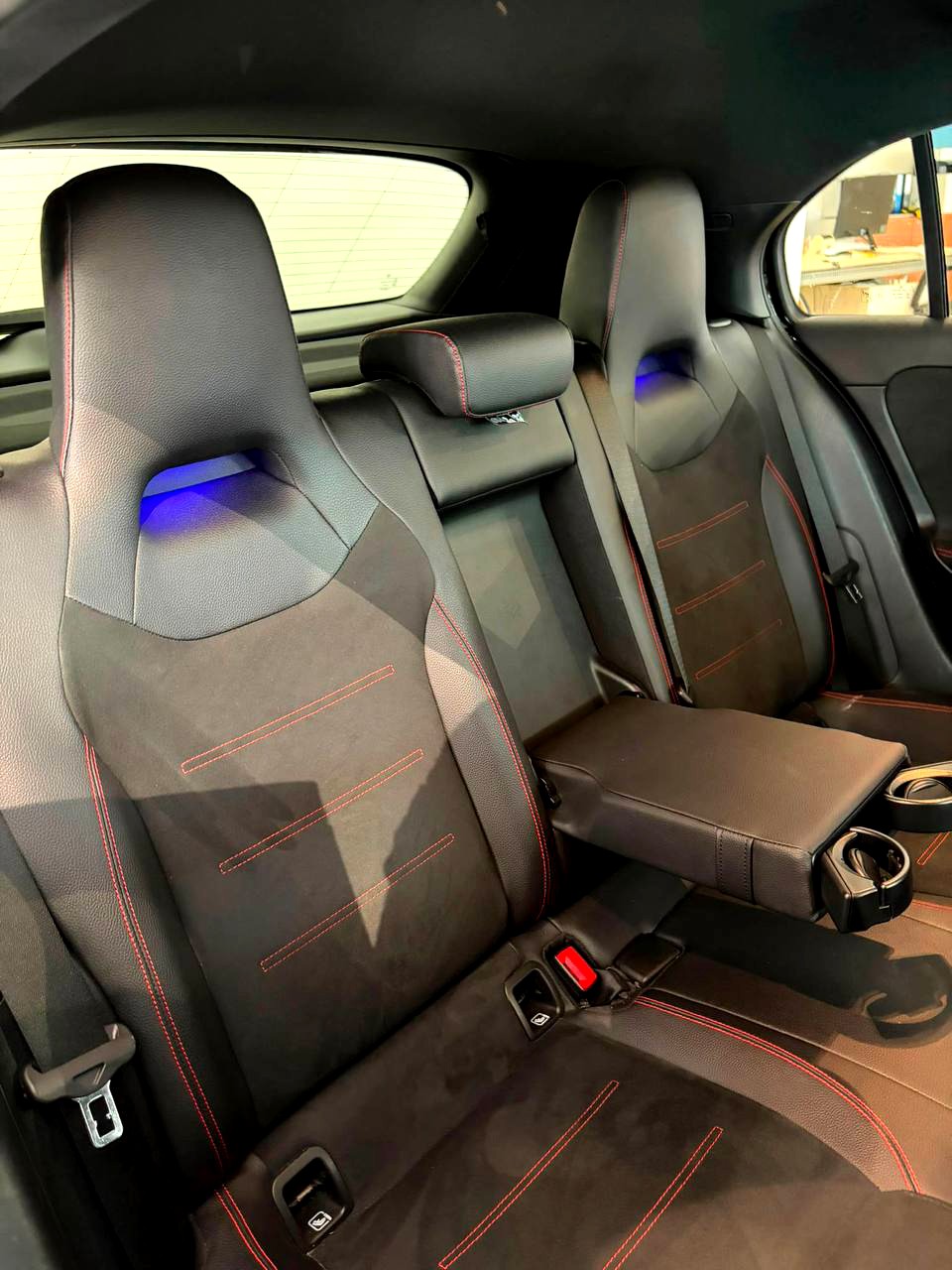 MERCEDES-BENZ A 250 AMG Line 7G-DCT-image-11