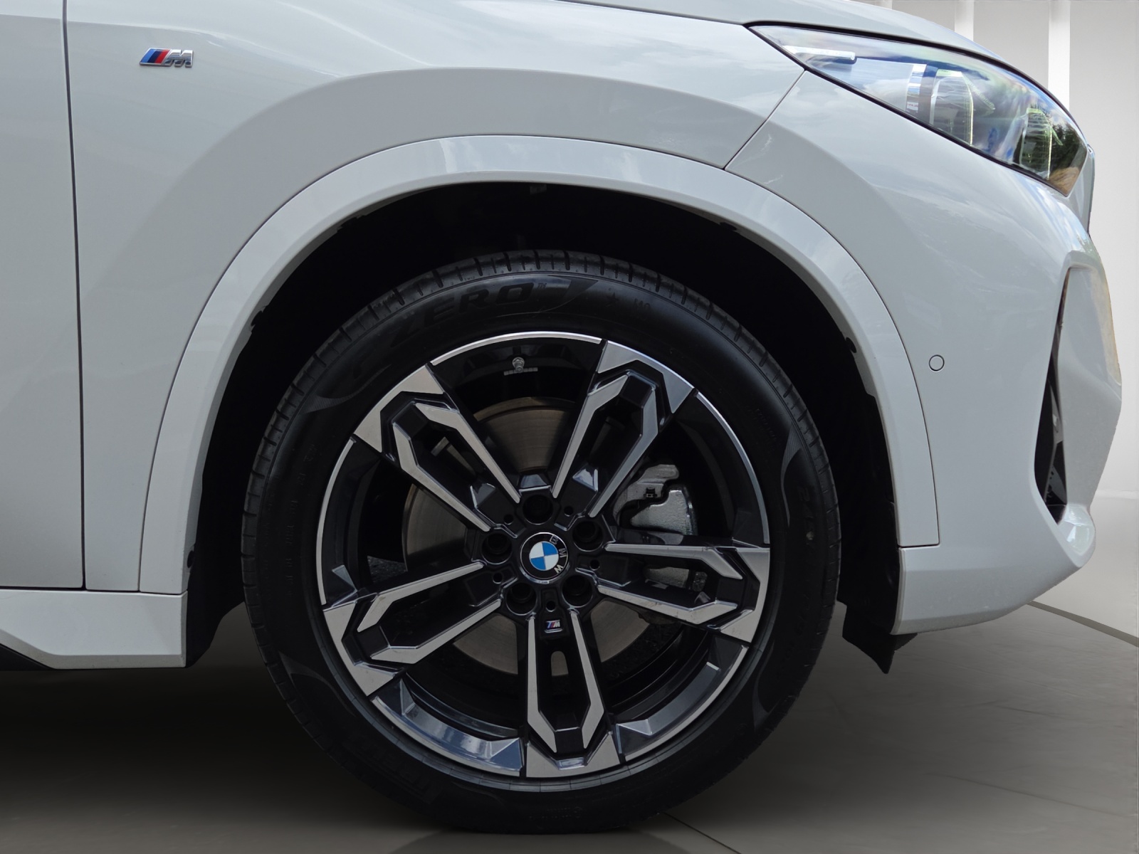 BMW X1 xDrive 23i 48V M Sport-image-5